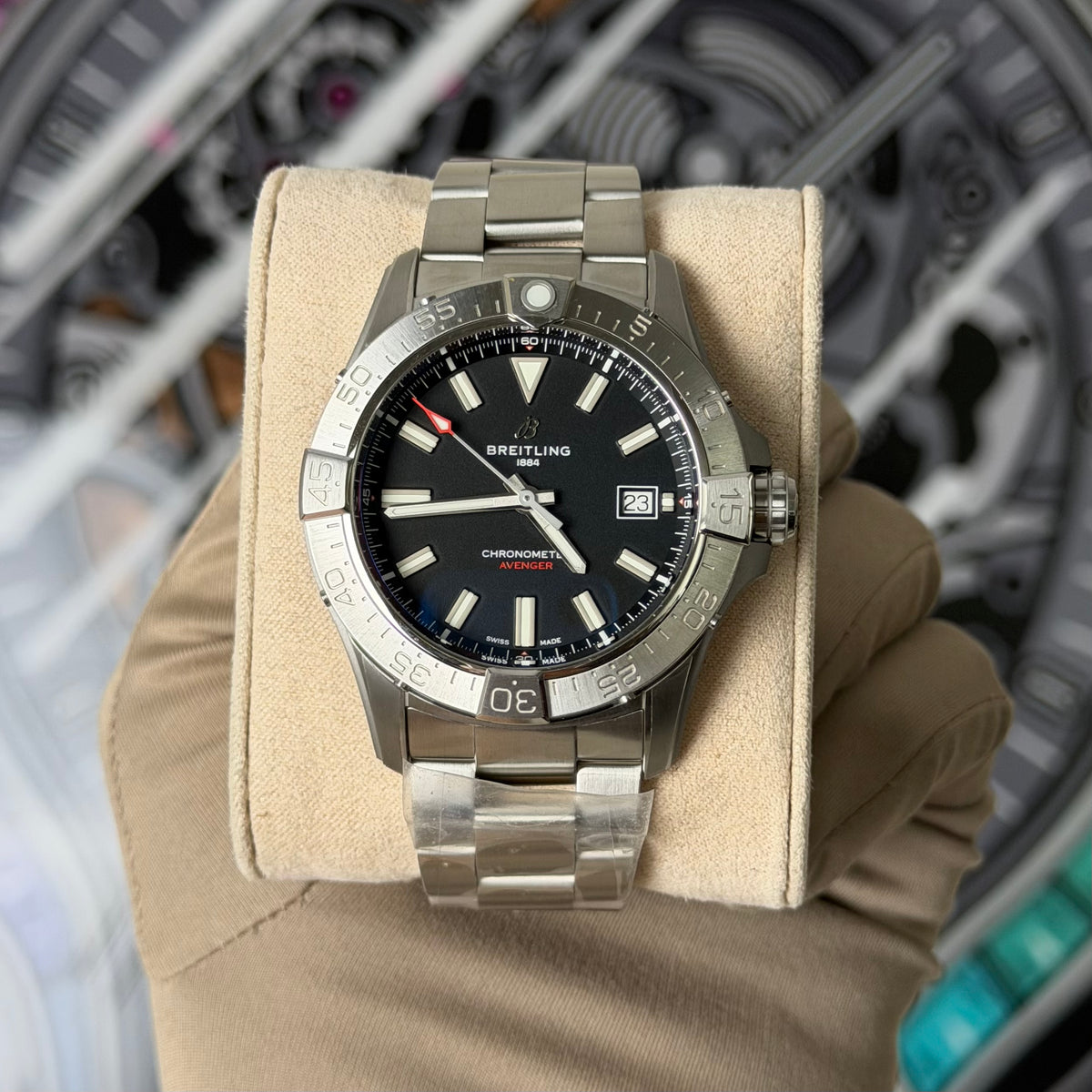 NEW Breitling Avenger Automatic A17328