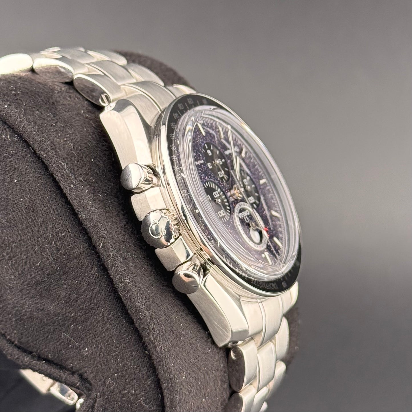 Omega Speedmaster Moonphase 311.30.44.32.01.001
