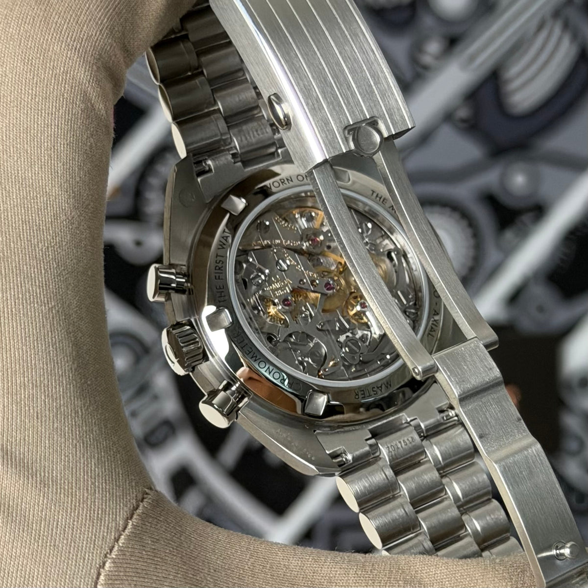 NEW Omega Moonwatch Reverse Panda Speedmaster 310.30.42.50.01.004