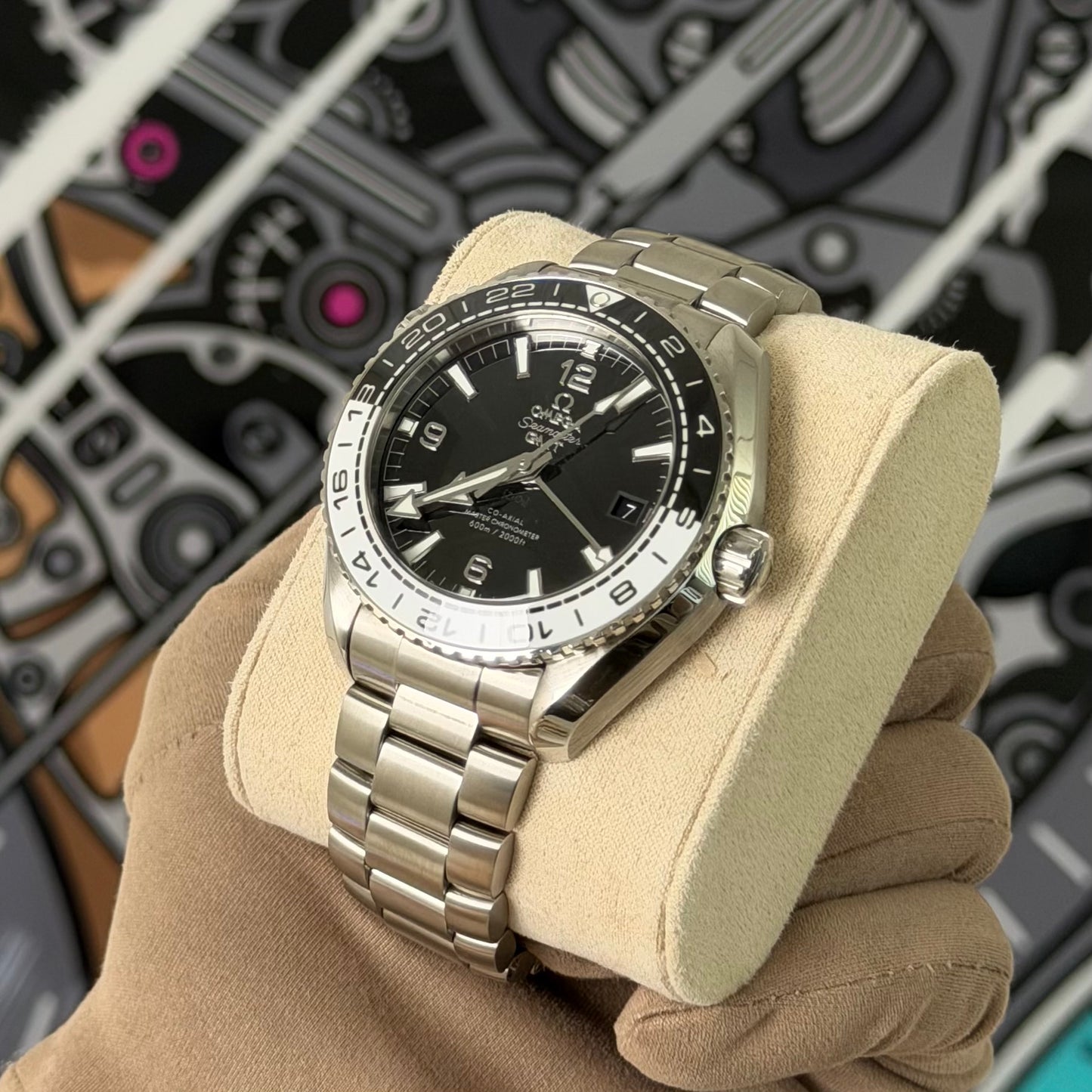 Omega Seamaster GMT Oreo 215.30.44.22.01.001