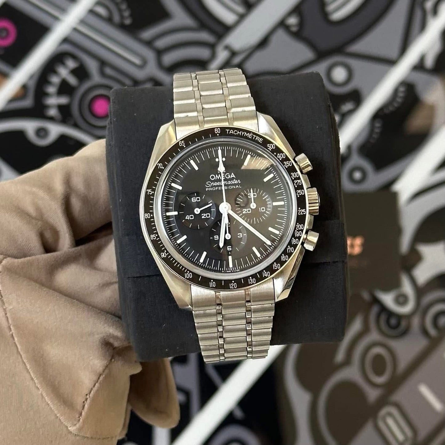 Omega Moonwatch Speedmaster Sapphire 310.30.42.50.01.002