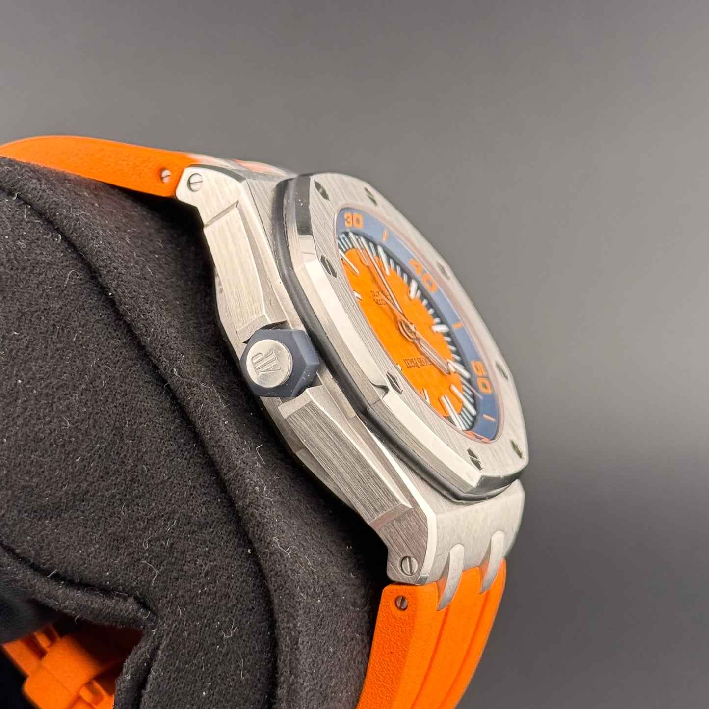 Audemars Piguet Royal Oak Offshore Diver Orange 15710ST.OO.A070CA.01