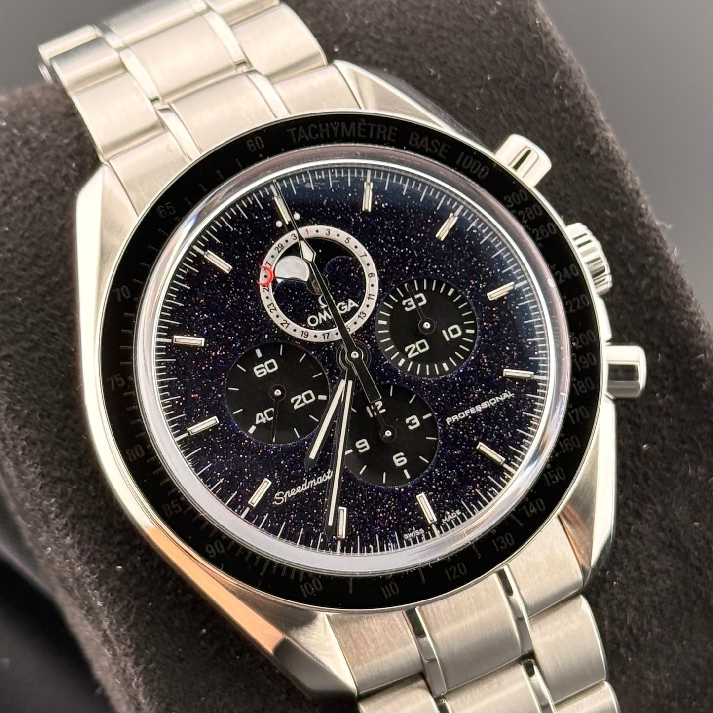 Omega Speedmaster Moonphase 311.30.44.32.01.001