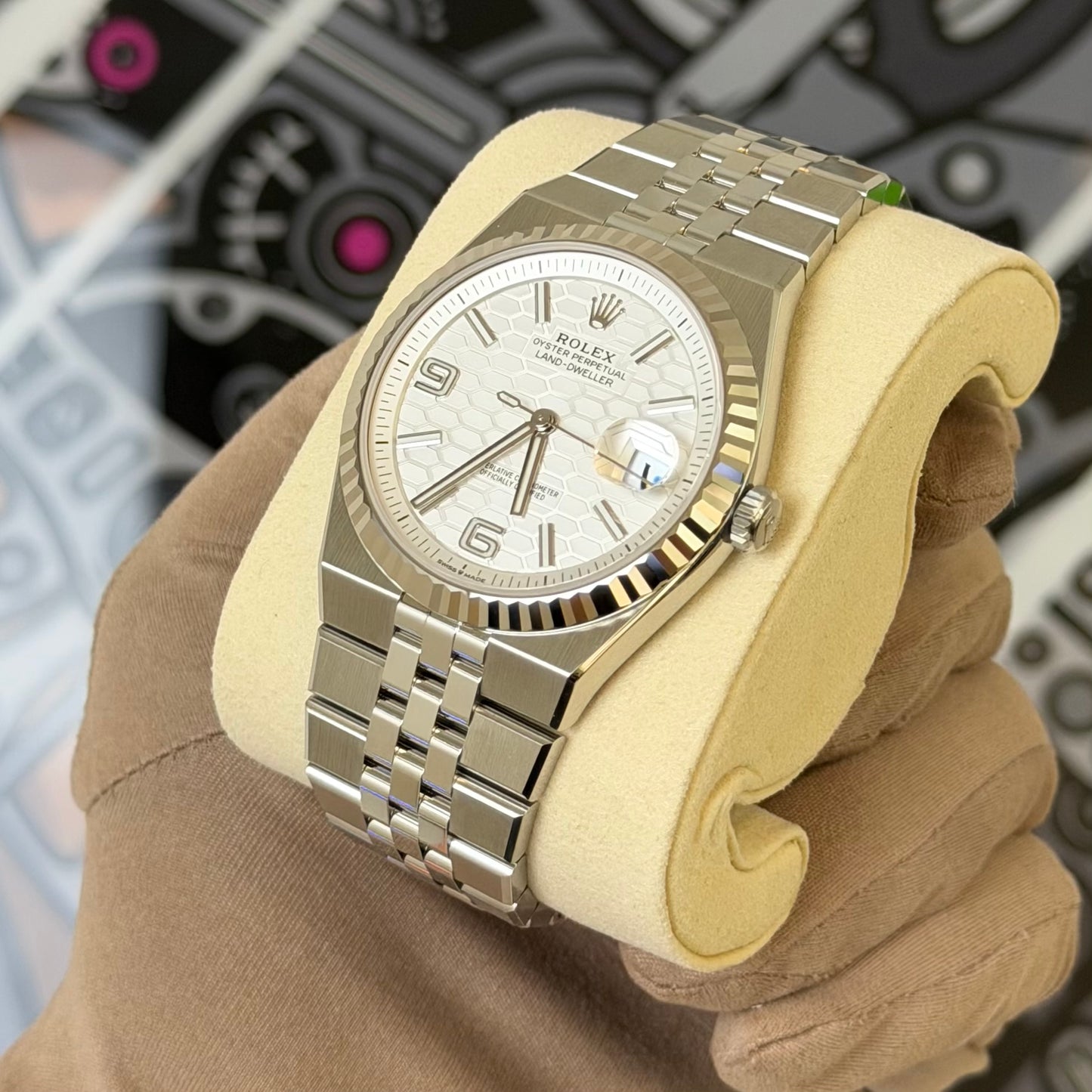 NEW Rolex Land Dweller 127334
