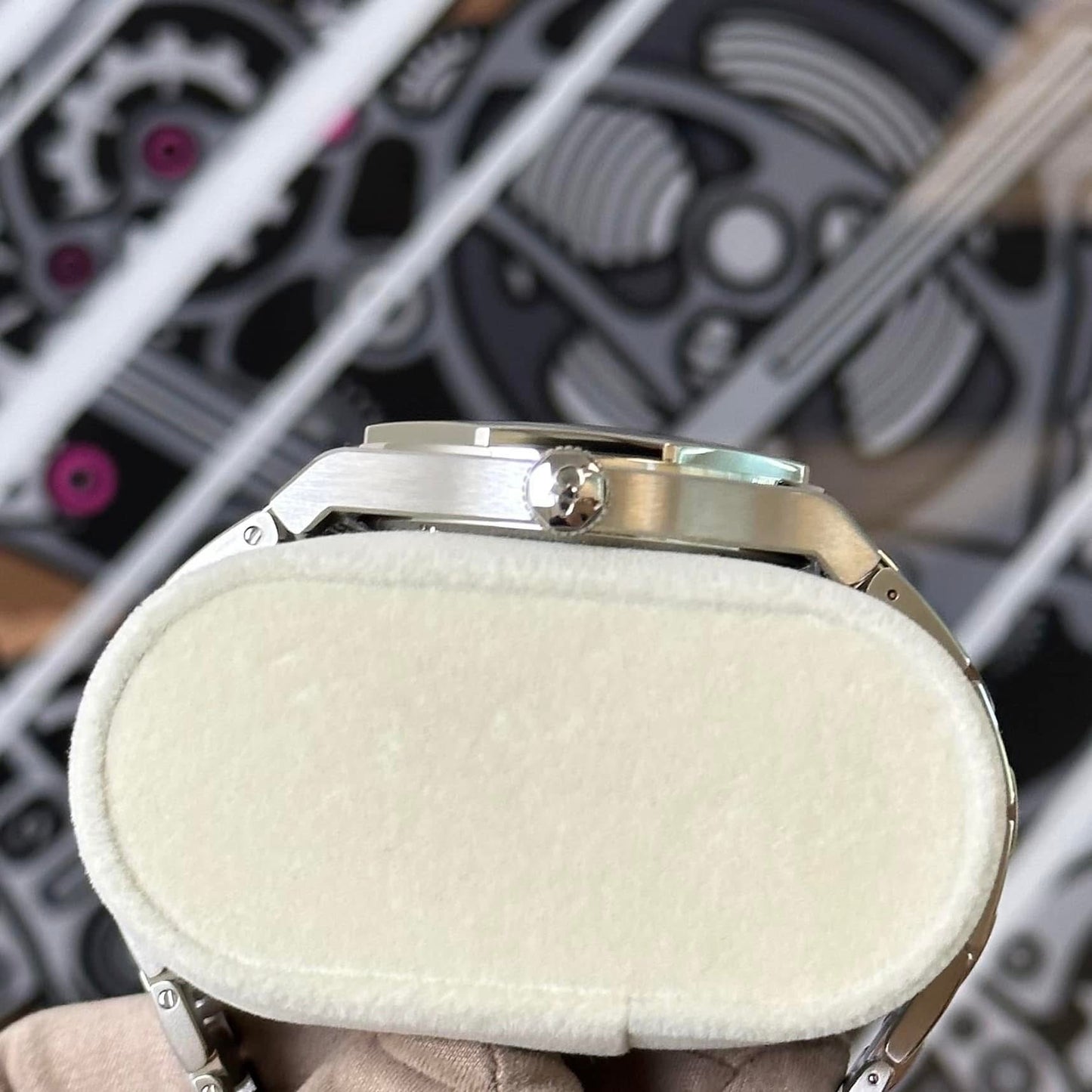 NEW Girard-Perregaux Laureato 81010-11-131-11A