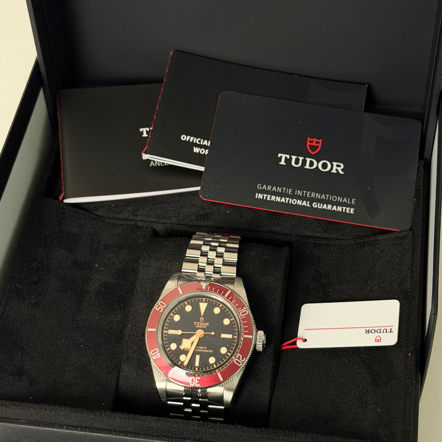 NEW Tudor Black Bay Red METAS
ref. 7941A1A0RU