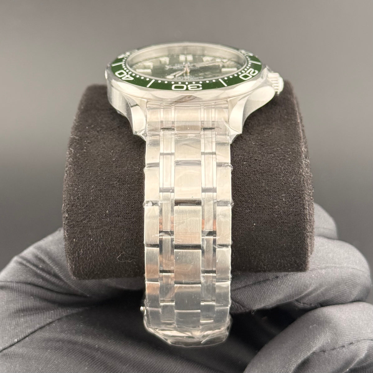 NEW Omega Seamaster Diver 300m Seaweed 210.30.42.20.10.001