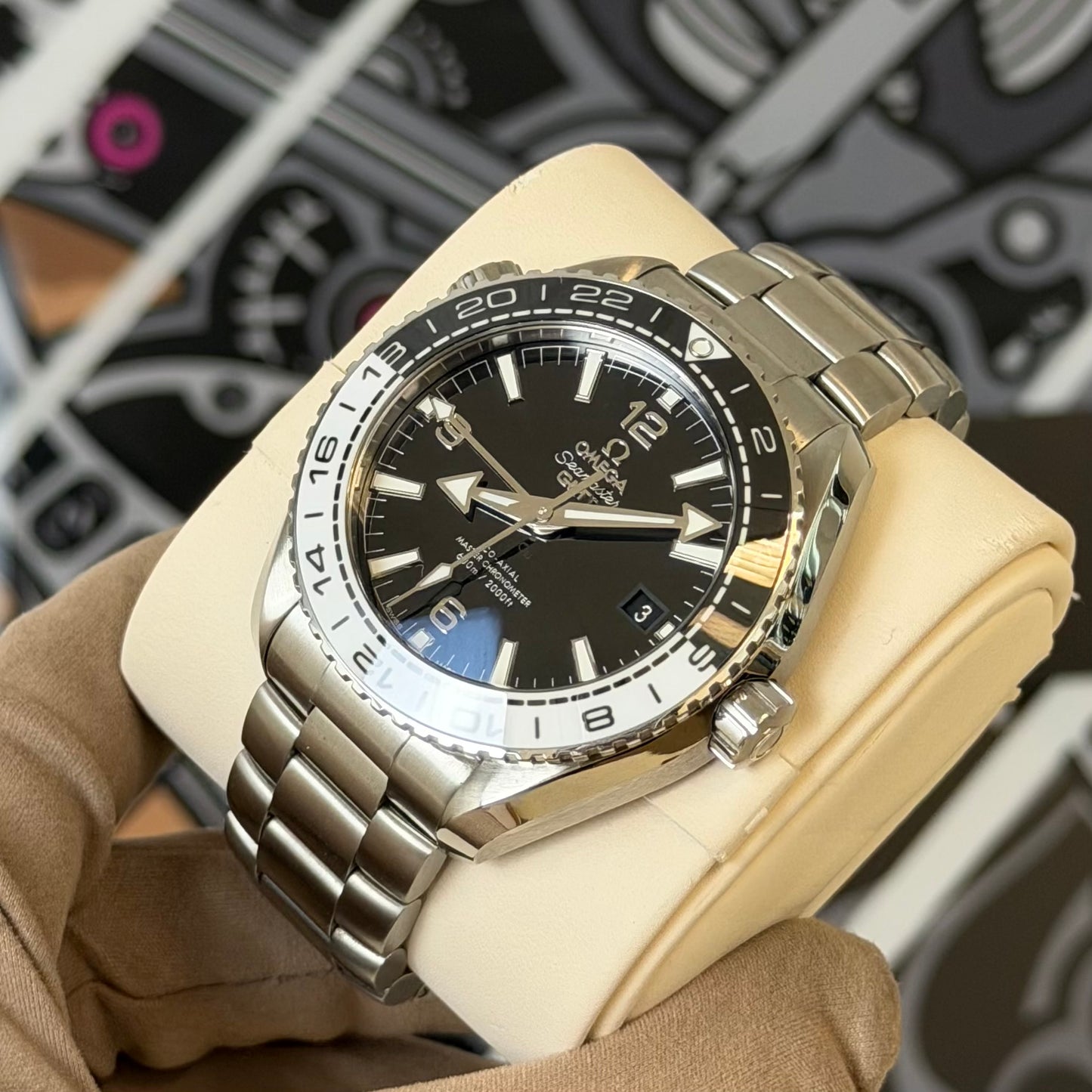 Omega Seamaster GMT Oreo 215.30.44.22.01.001