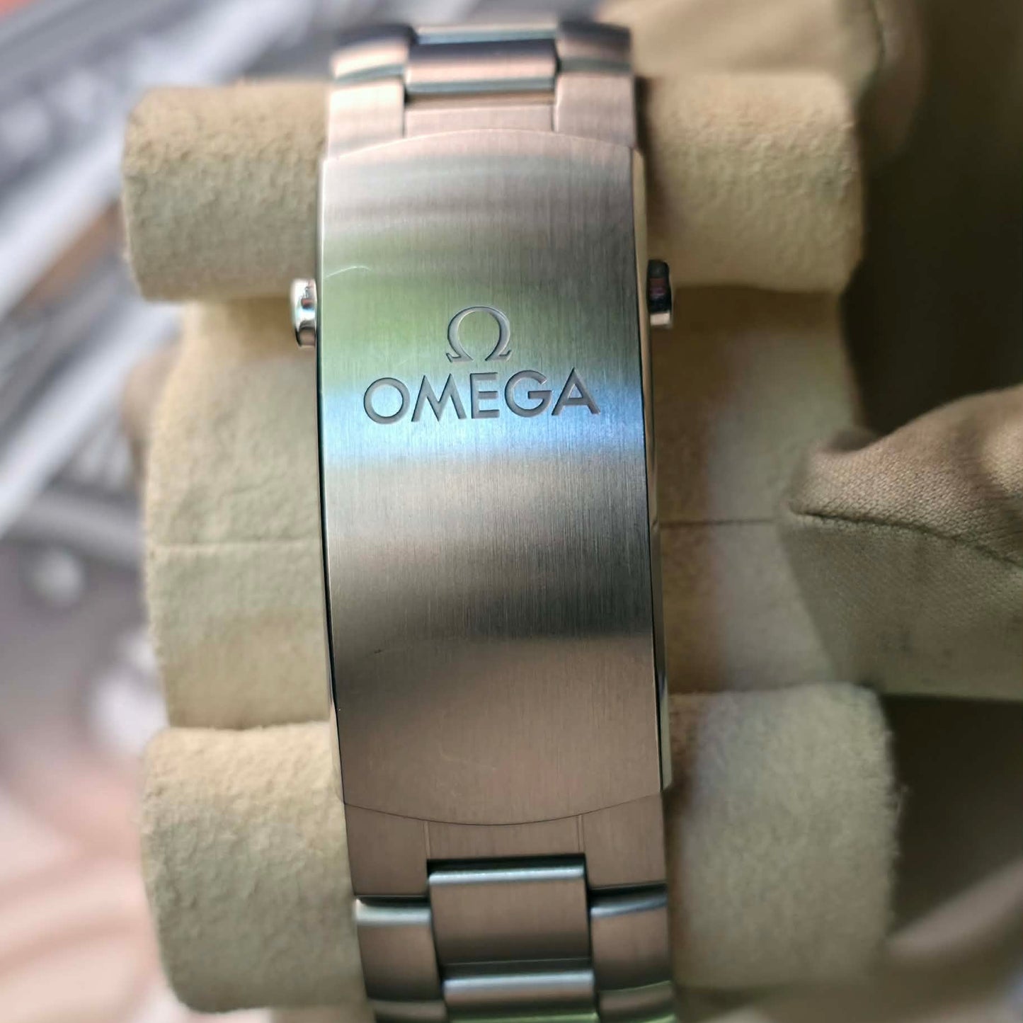 Omega Seamaster Planet Ocean 215.30.46.51.99.001