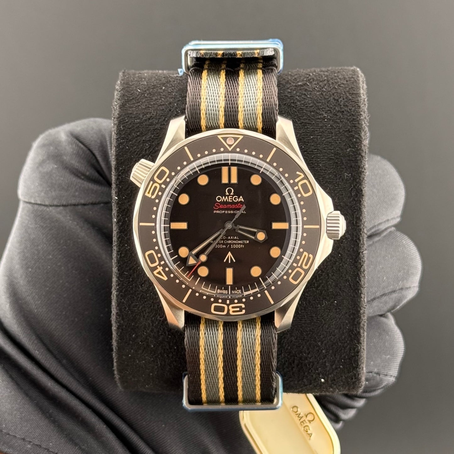 NEW Omega Seamaster 007 No Time To Die NATO 210.92.42.20.01.001