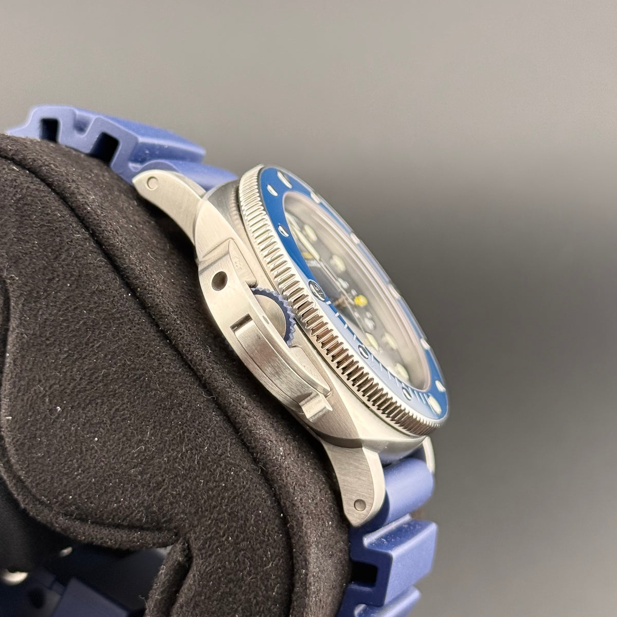 NEW Panerai Submersible Mike Horn  PAM01676