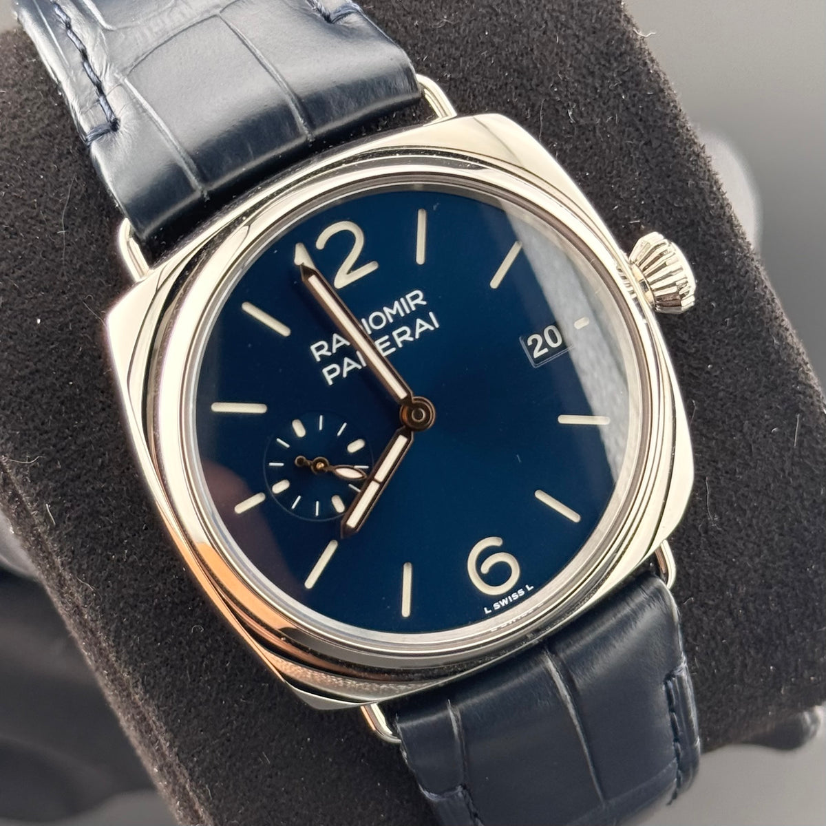 NEW Panerai Radiomir Quaranta 40mm  PAM01571