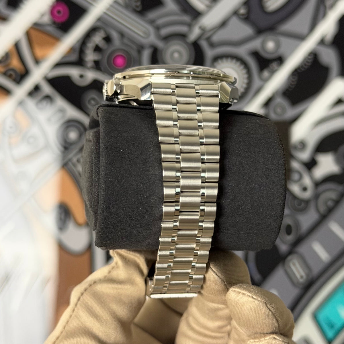 Omega Sapphire Moonwatch 310.30.42.50.01.002