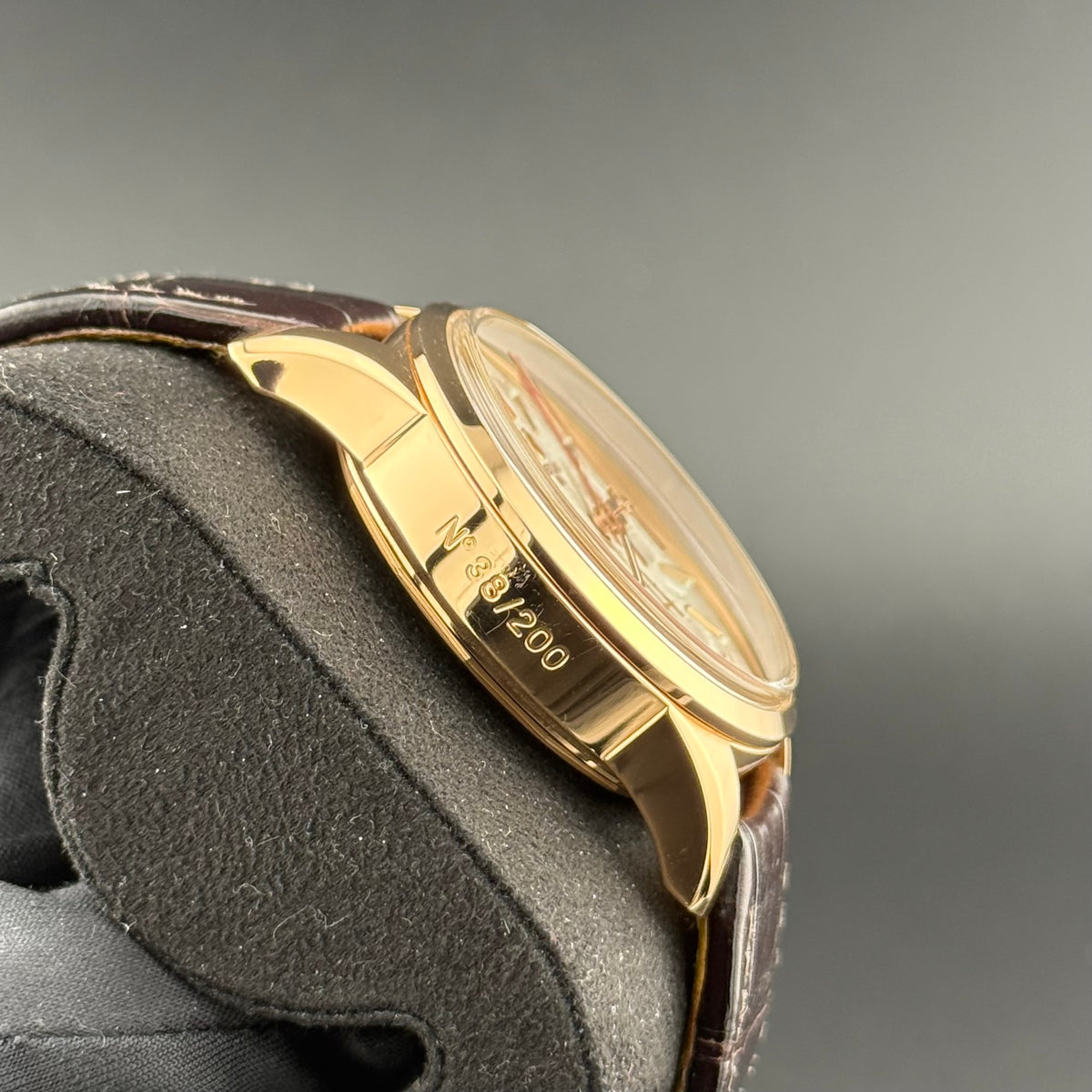 Breitling Transocean Chronograph GMT 18k Rose Gold RB0451