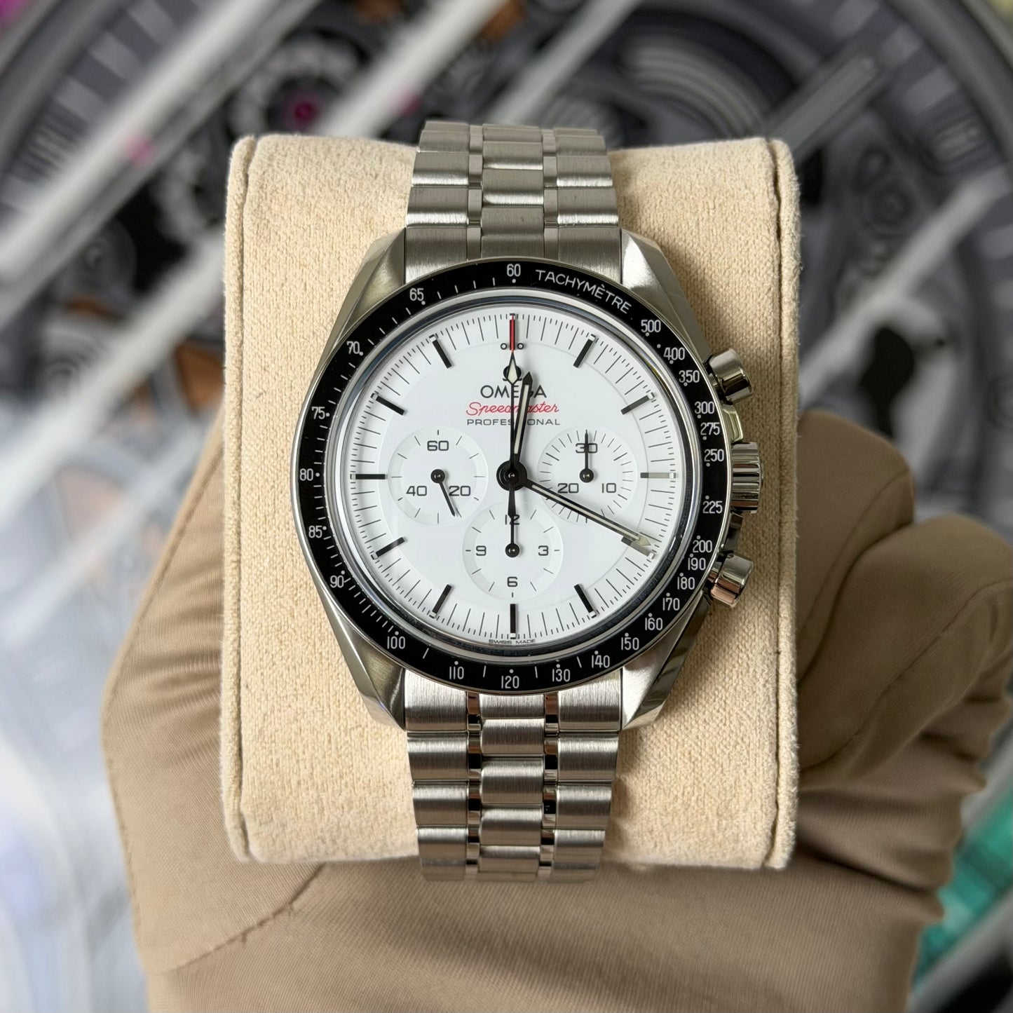 NEW Omega White Speedmaster Moonwatch 310.30.42.50.04.001