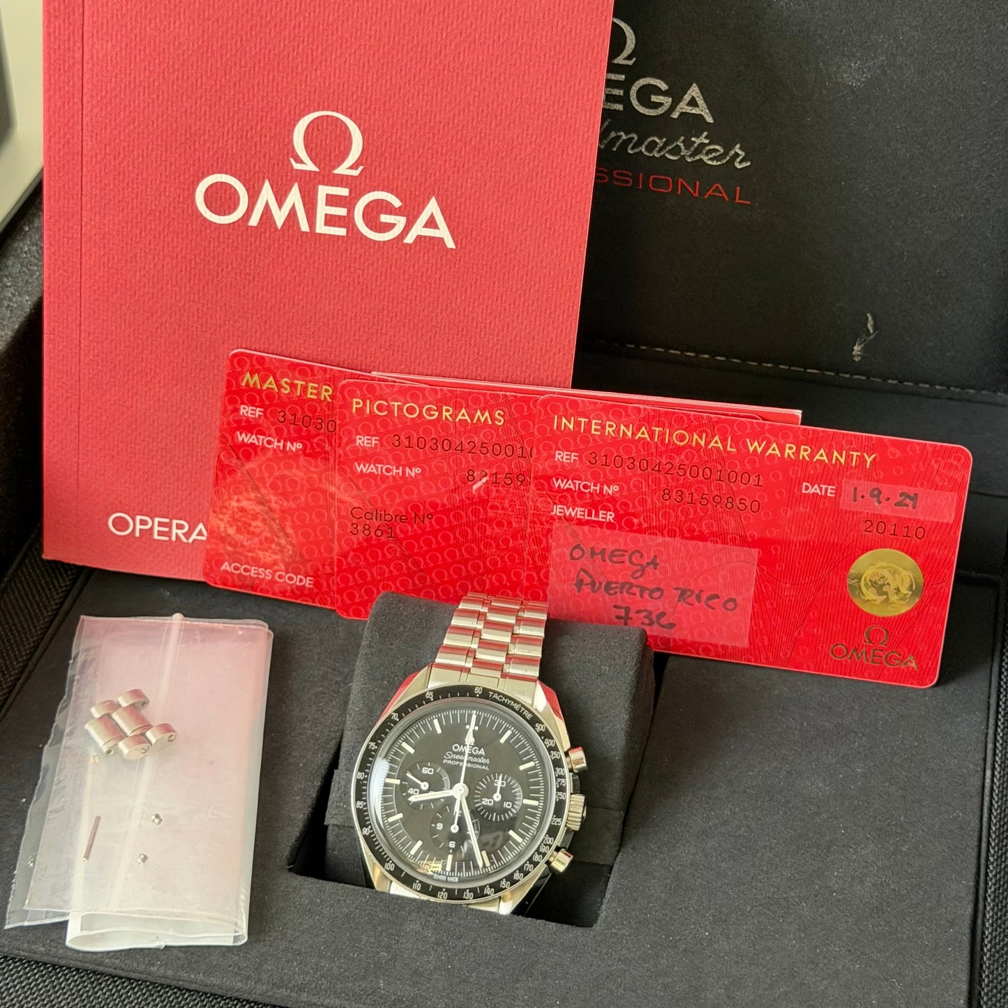 Omega Speedmaster Moonwatch Hesalite 310.30.42.50.01.001