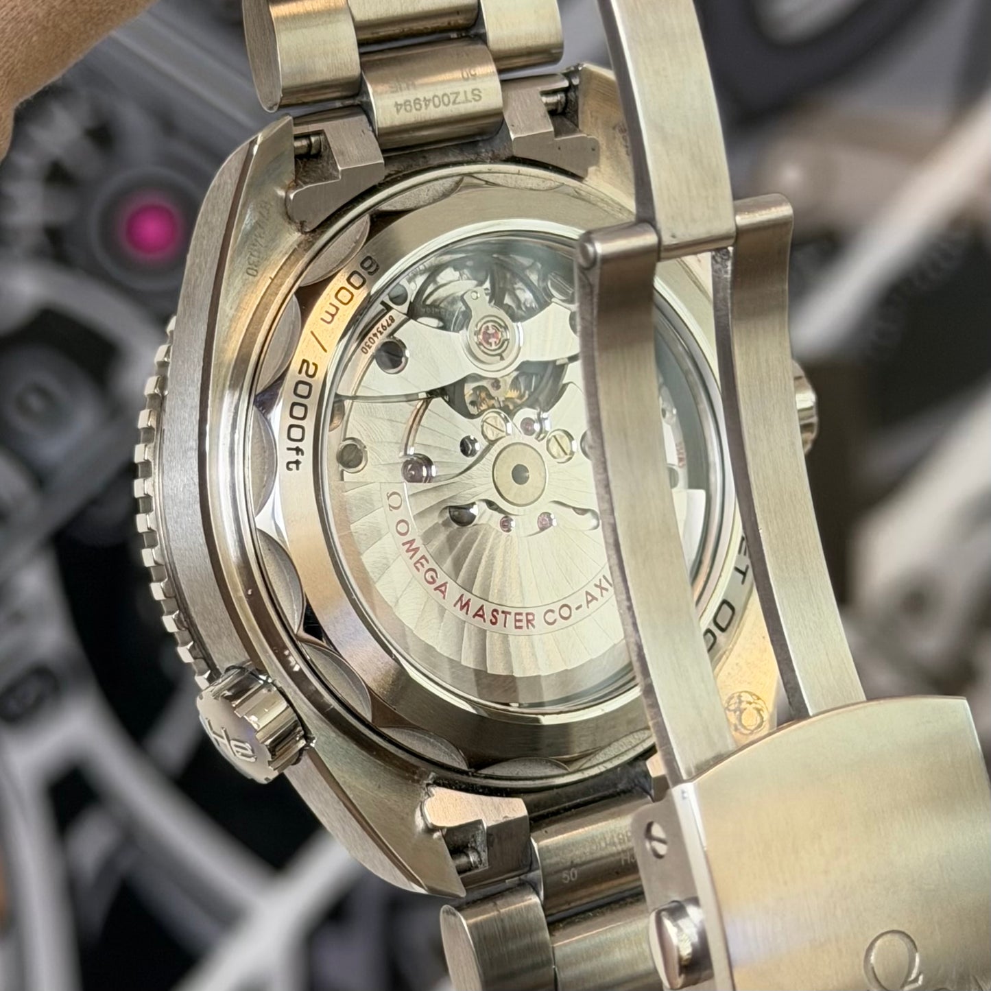 Omega Seamaster GMT Oreo 215.30.44.22.01.001