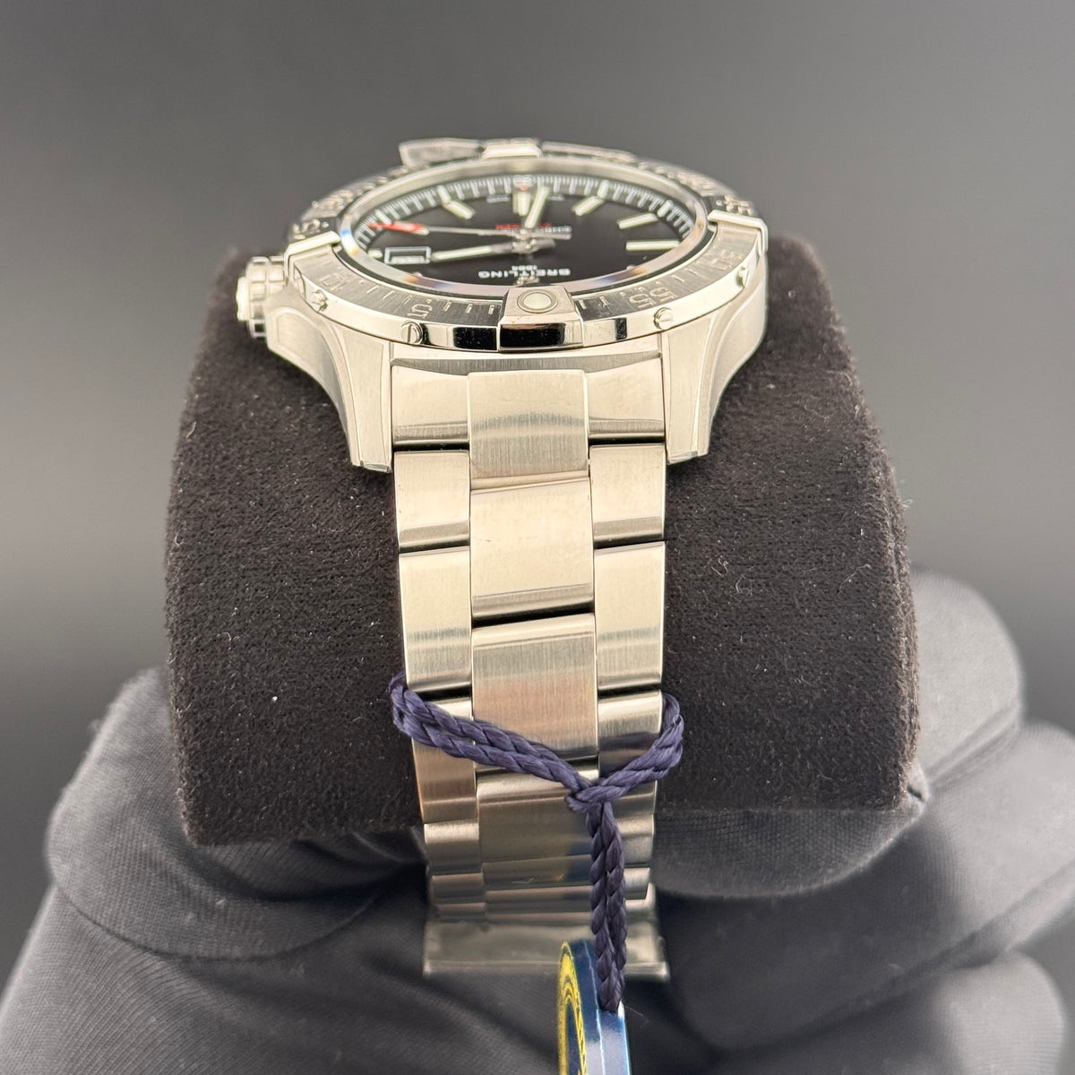 NEW Breitling Avenger Automatic 42mm A17328101B1A1