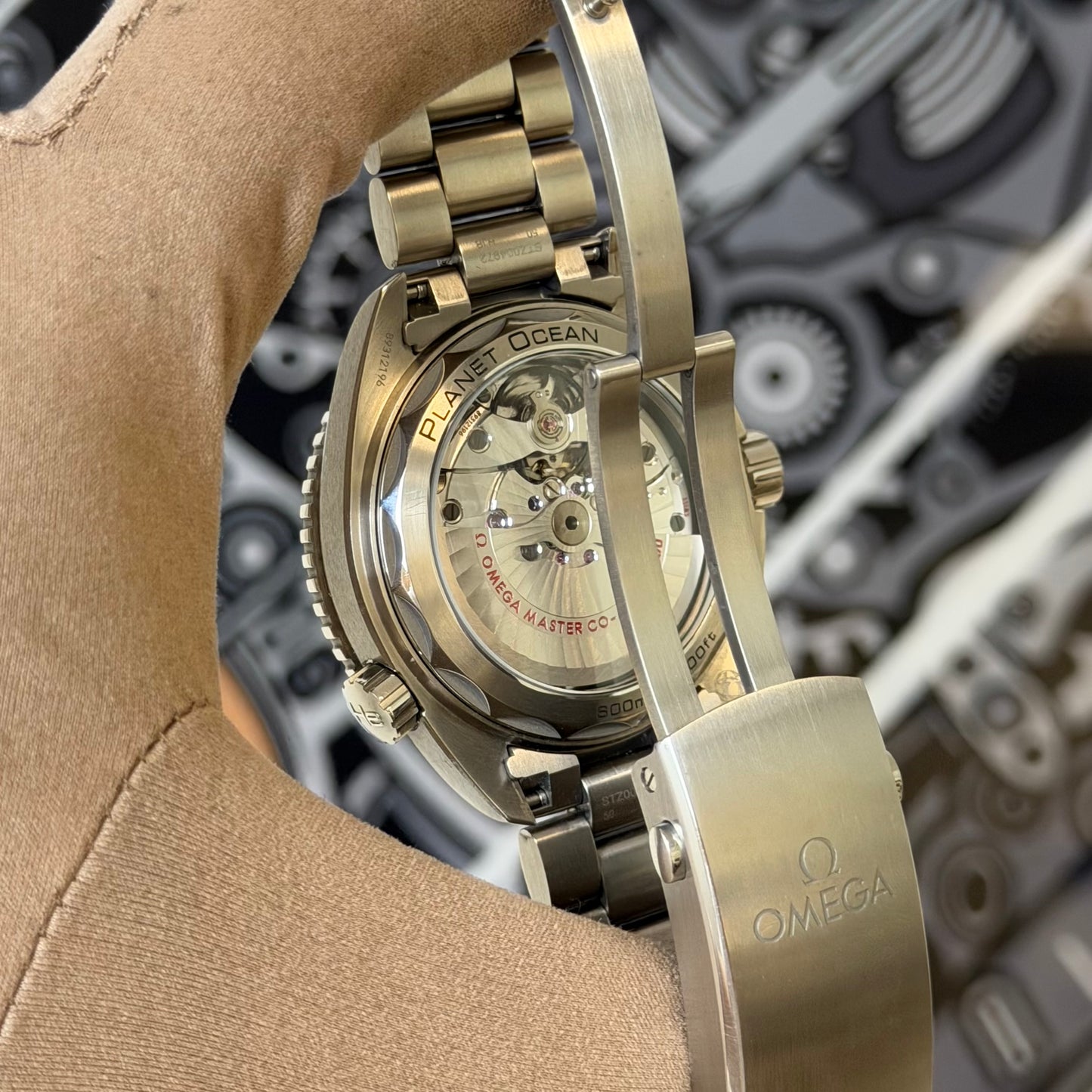 Omega Seamaster Planet Ocean Orange 215.30.44.21.04.001