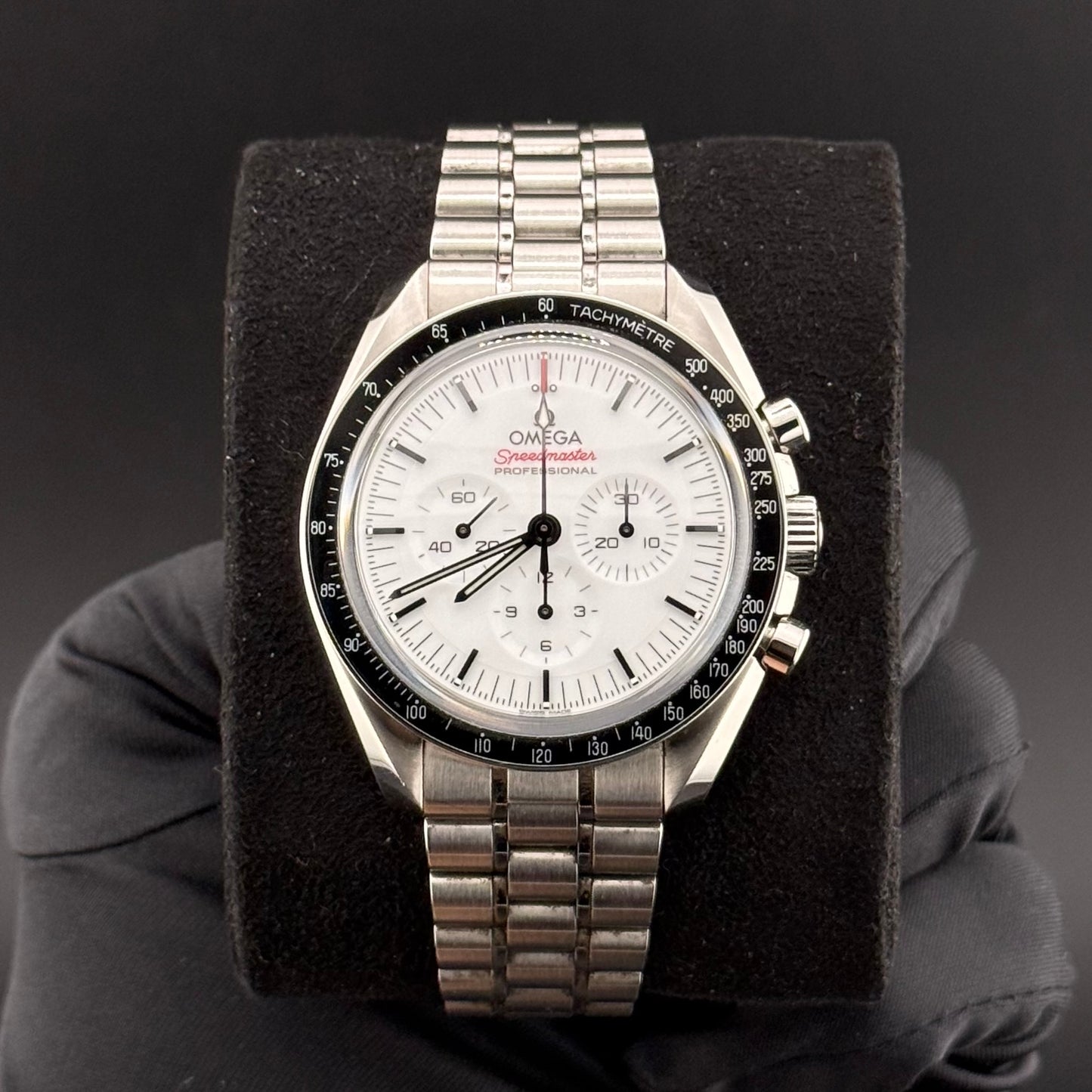 Omega Speedmaster Moonwatch White 310.30.42.50.04.001