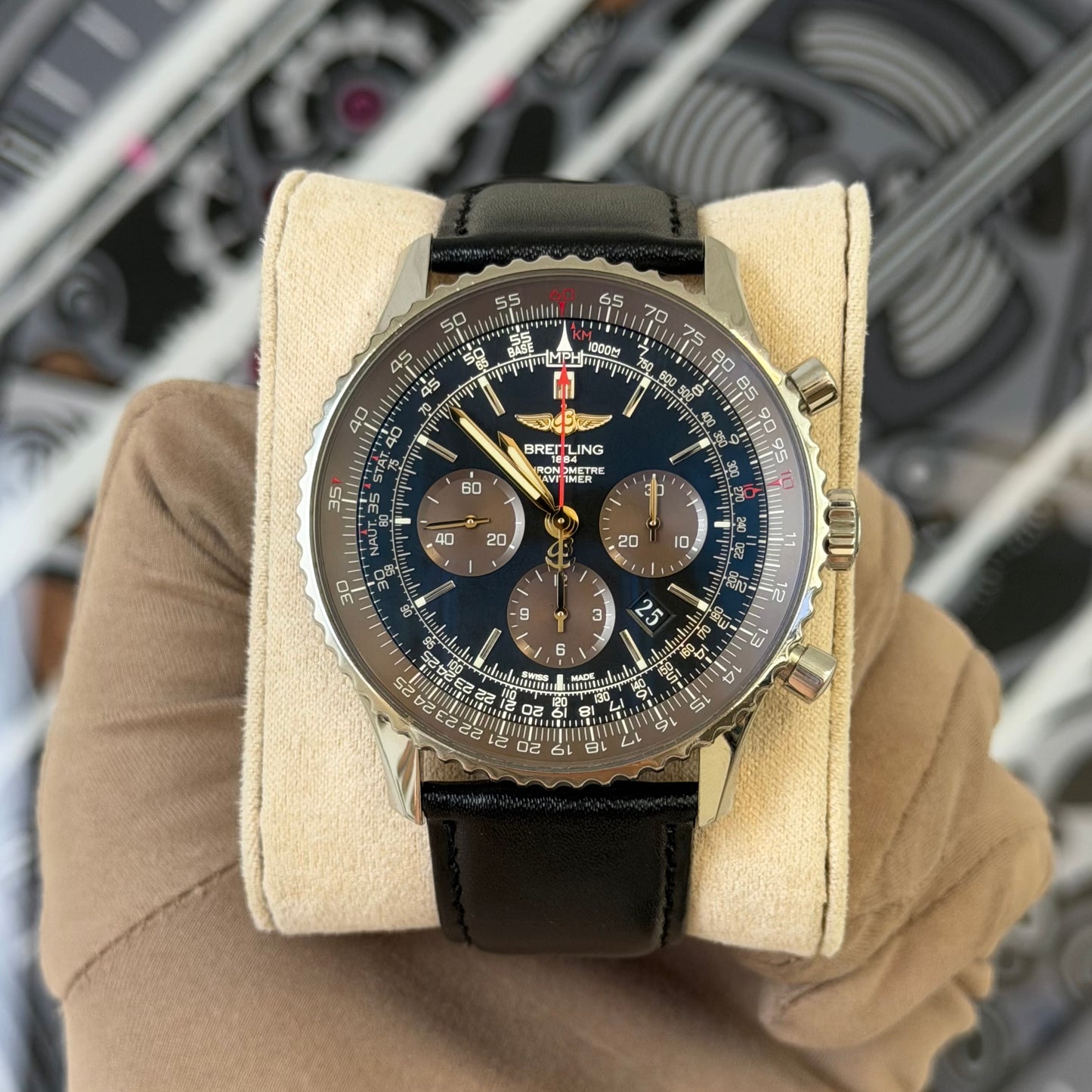 Breitling Navitimer 01 Limited Edition (526/1000) AB0127