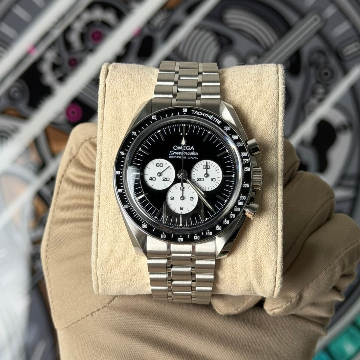 NEW Omega Moonwatch Reverse Panda Speedmaster 310.30.42.50.01.004