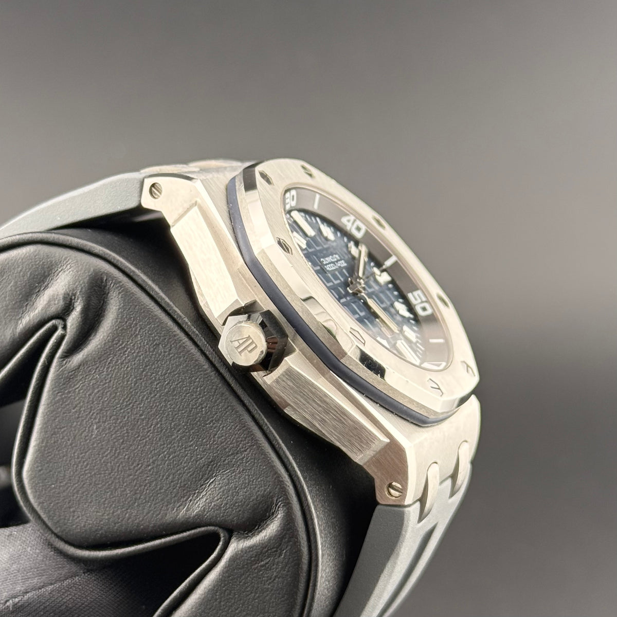 Audemars Piguet Royal Oak Offshore Diver 15720ST.OO.A027CA.01