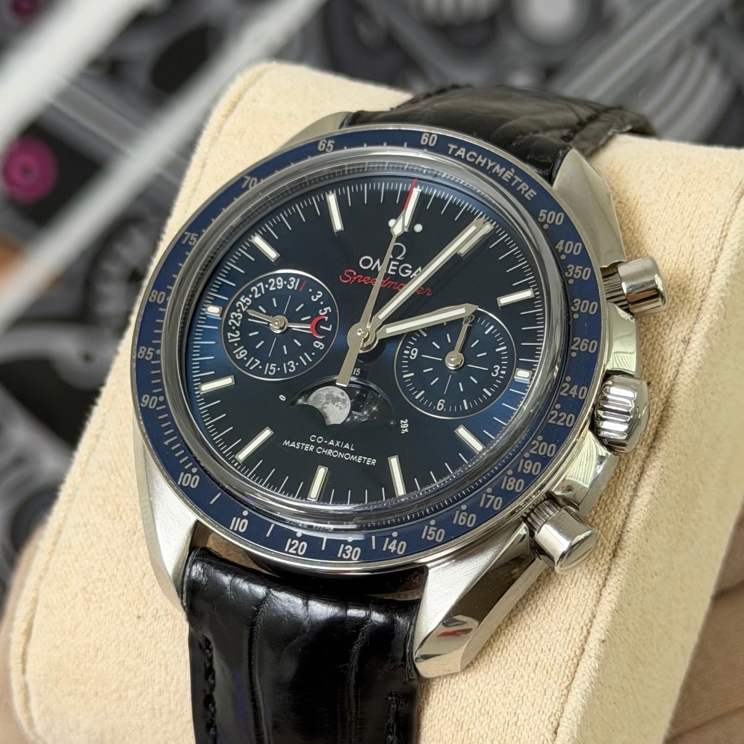 Omega Speedmaster Moonphase Chronograph 304.33.44.52.03.001