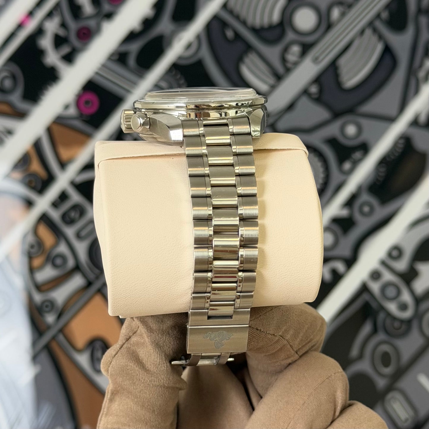 Omega Speedmaster Mother of Pearl Dial 324.30.38.50.55.001