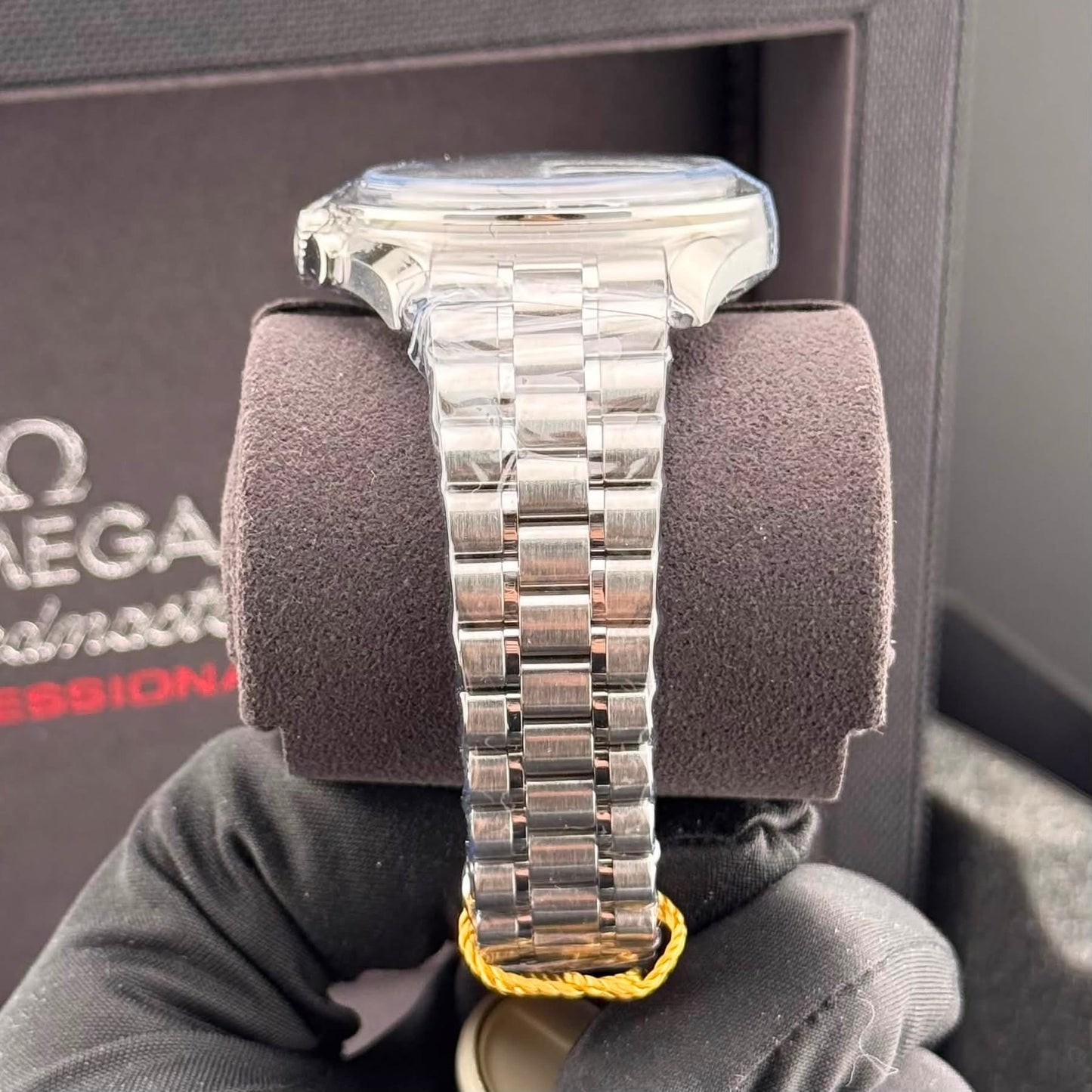 NEW Omega Speedmaster Professional Moonwatch Sapphire 310.30.42.50.01.002