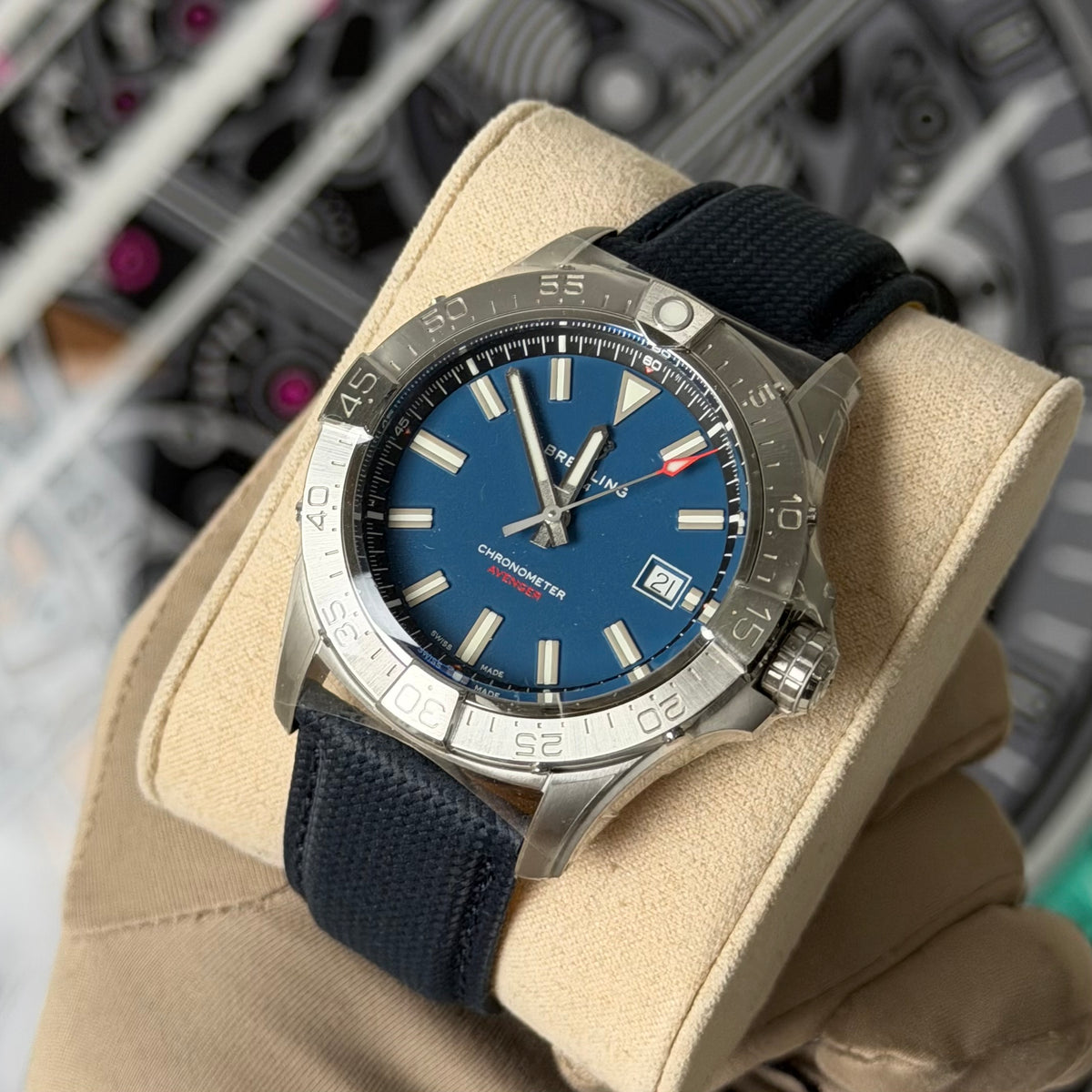 NEW Breitling Avenger Automatic A17328