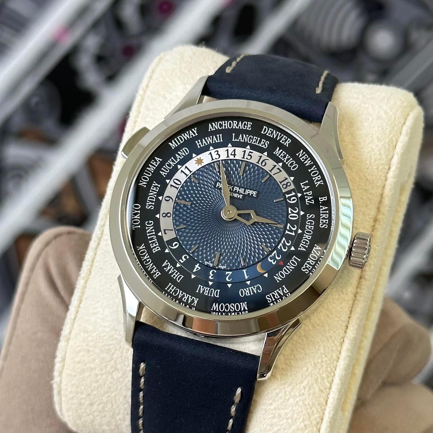 Patek Philippe World Time Platinum 5230P-001