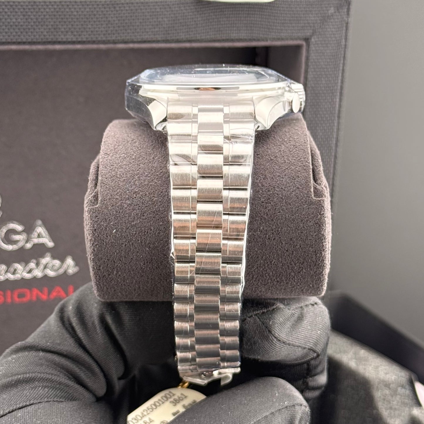 NEW Omega Speedmaster Moonwatch Hesalite 310.30.42.50.01.001