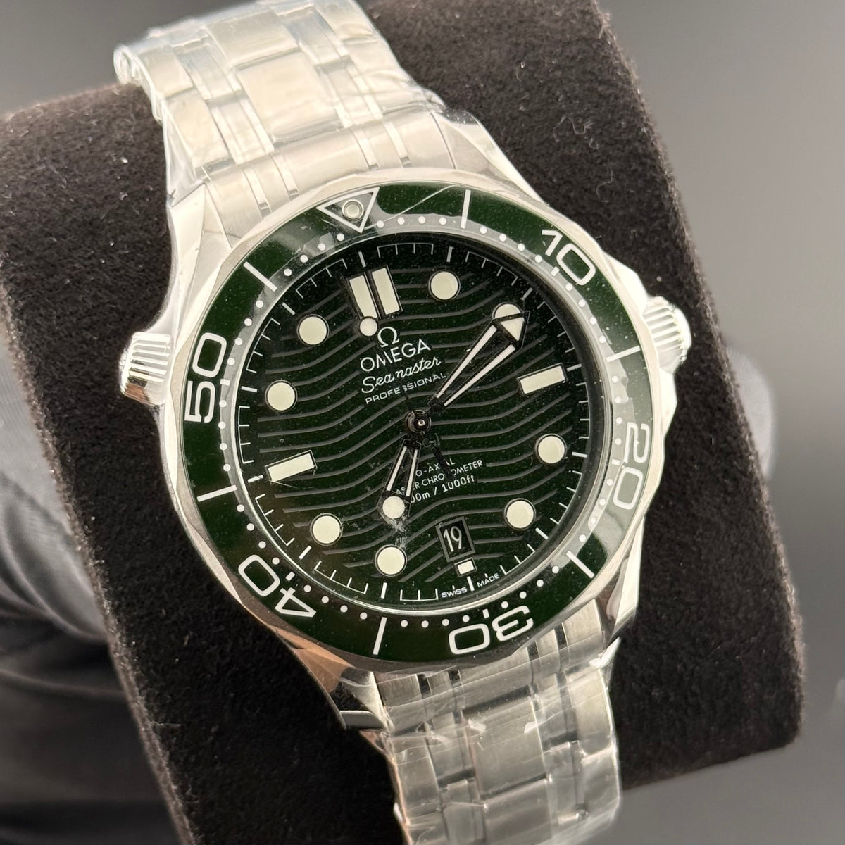 NEW Omega Seamaster Diver 300m Seaweed 210.30.42.20.10.001