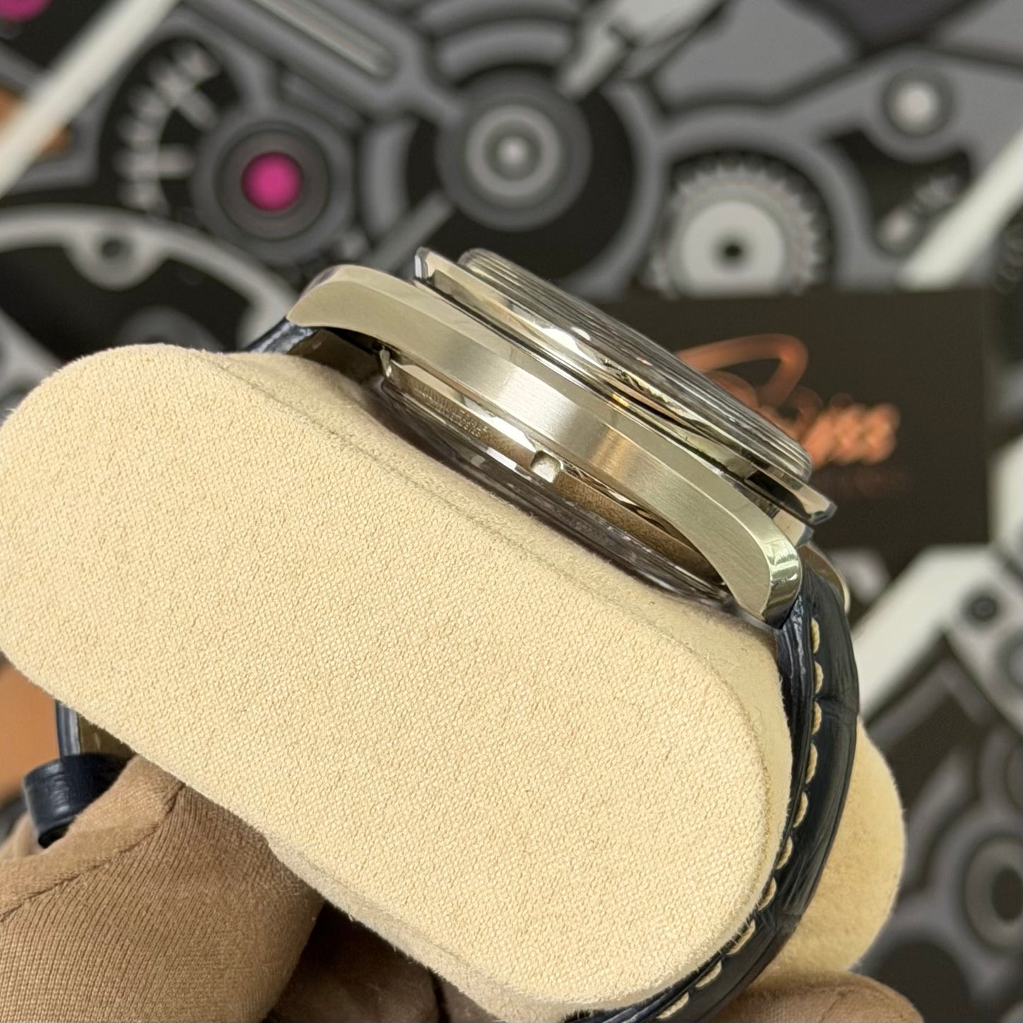 Omega Speedmaster Moonphase Chronograph 304.33.44.52.03.001