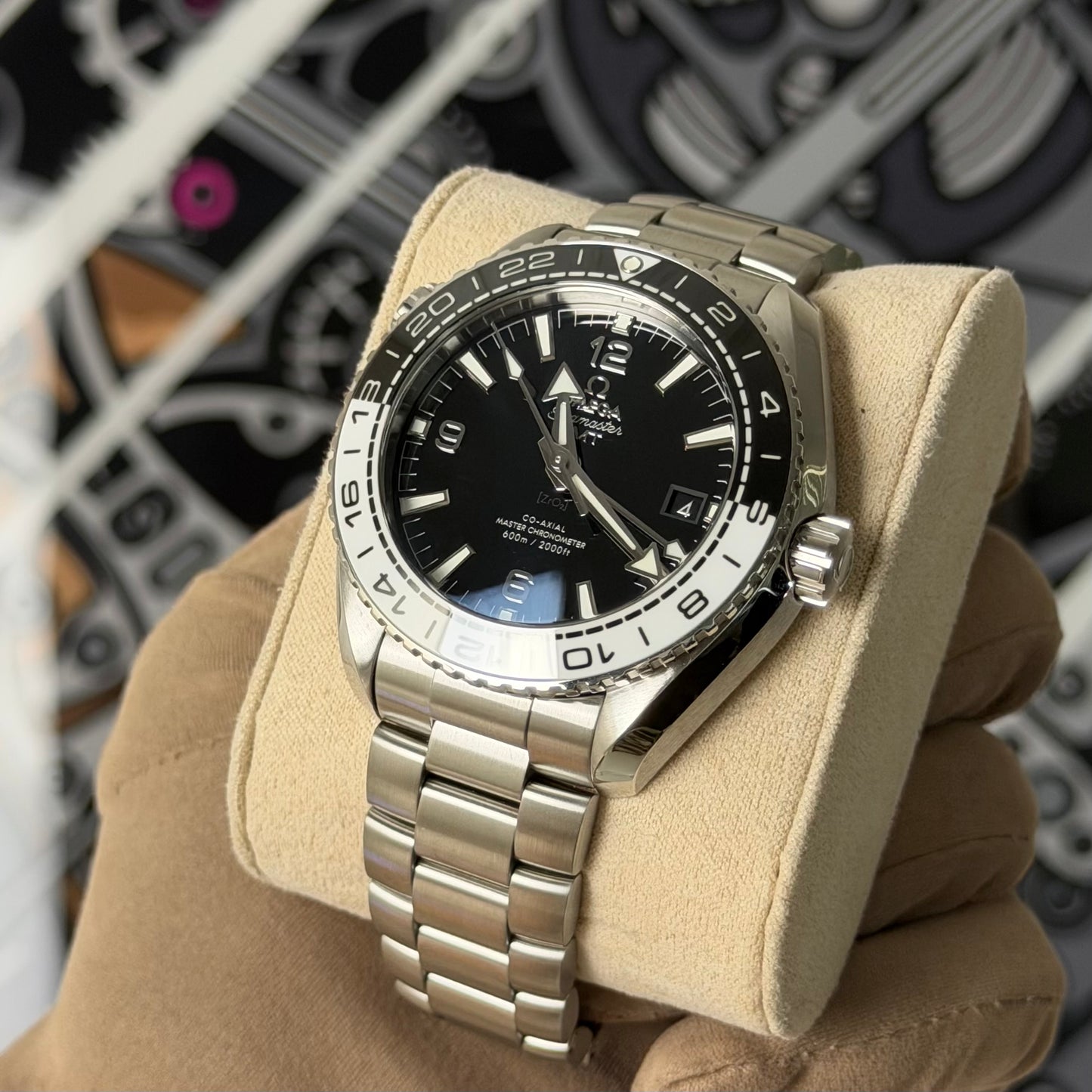 Omega Seamaster GMT Oreo 215.30.44.22.01.001