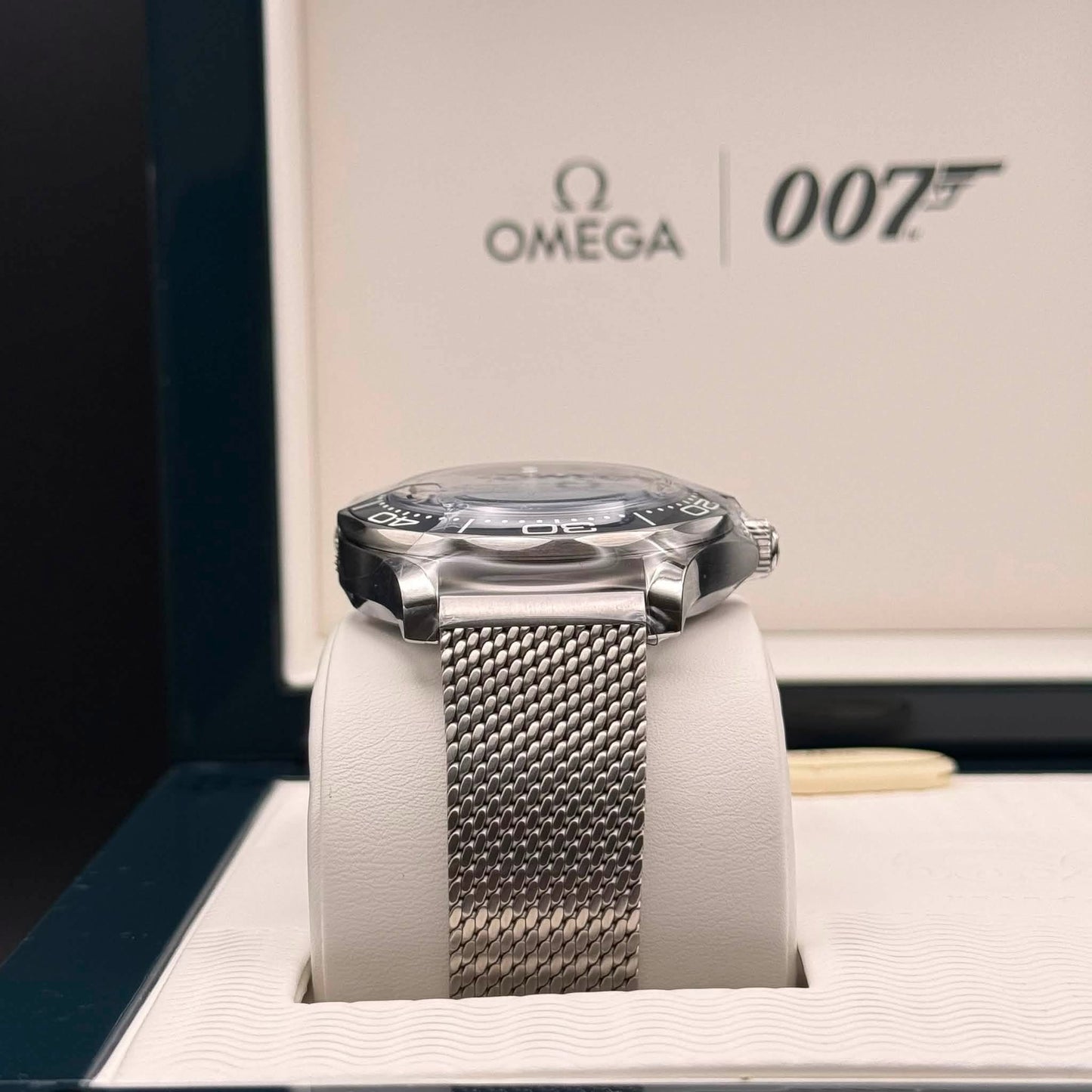 NEW Omega Seamaster Diver 007 James Bond 60th Anniversary Edition 210.30.42.20.03.002