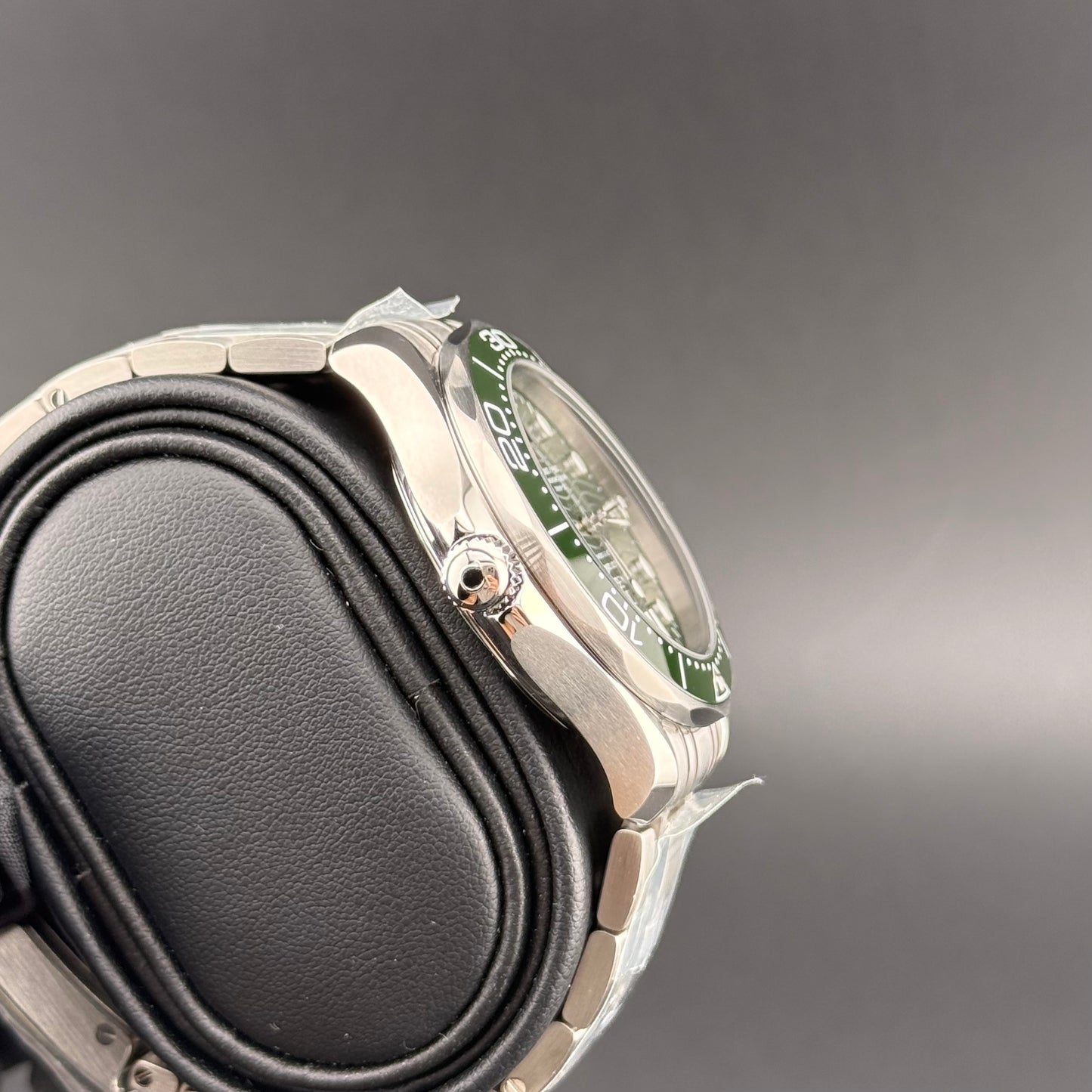 NEW Omega Seamaster Diver 300m Seaweed 210.30.42.20.10.001