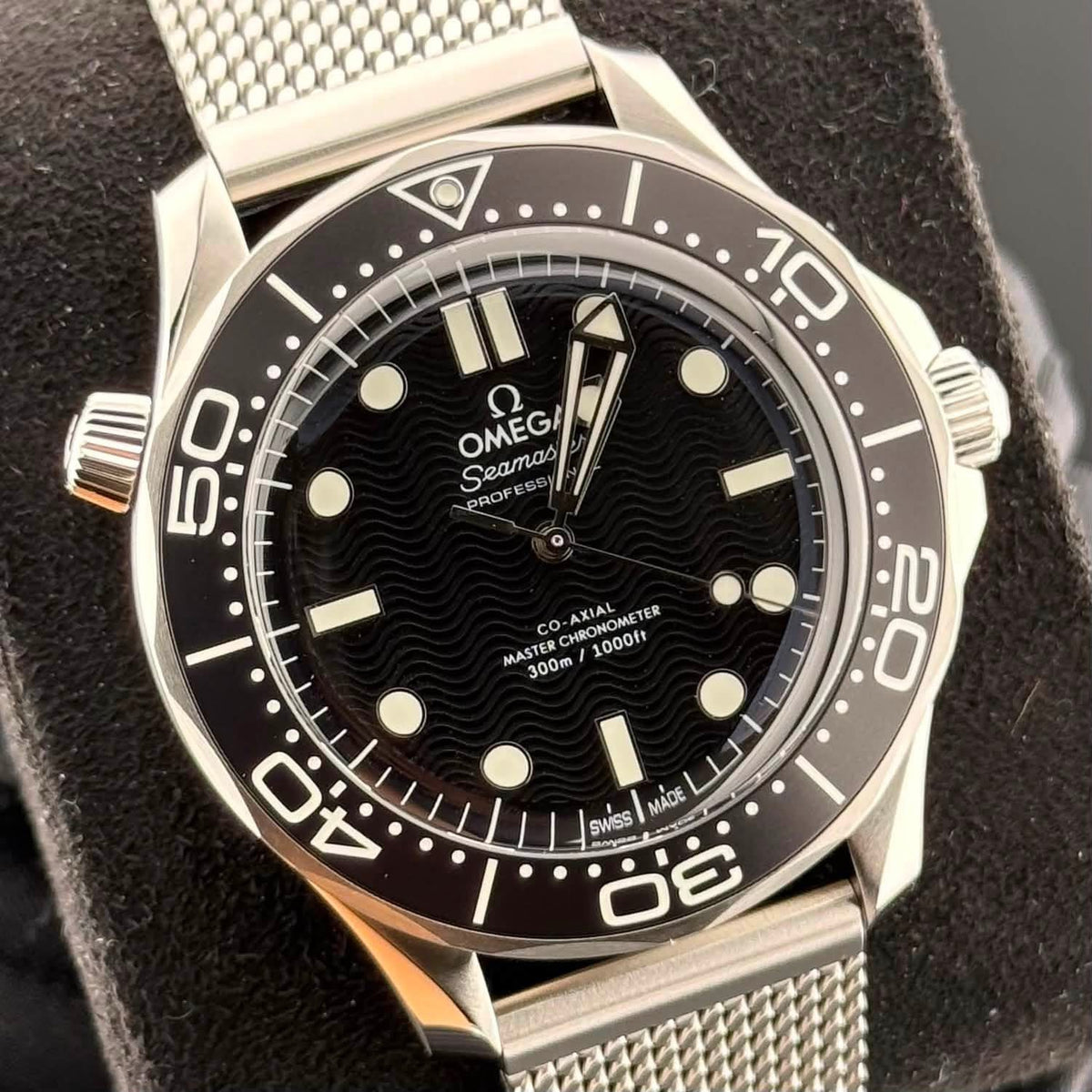 NEW Omega Seamaster Diver 300m Black 210.30.42.20.01.010