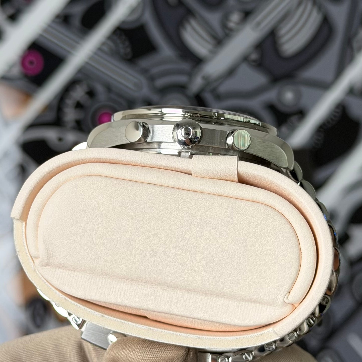 Omega Speedmaster Moonphase Meteorite 304.30.43.52.01.001