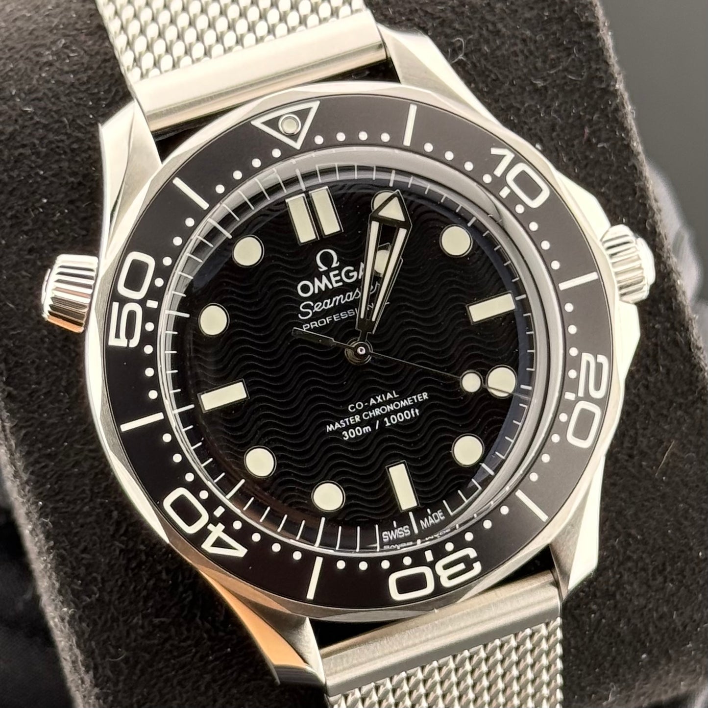 NEW Omega Seamaster Diver 300m Black 210.30.42.20.01.010