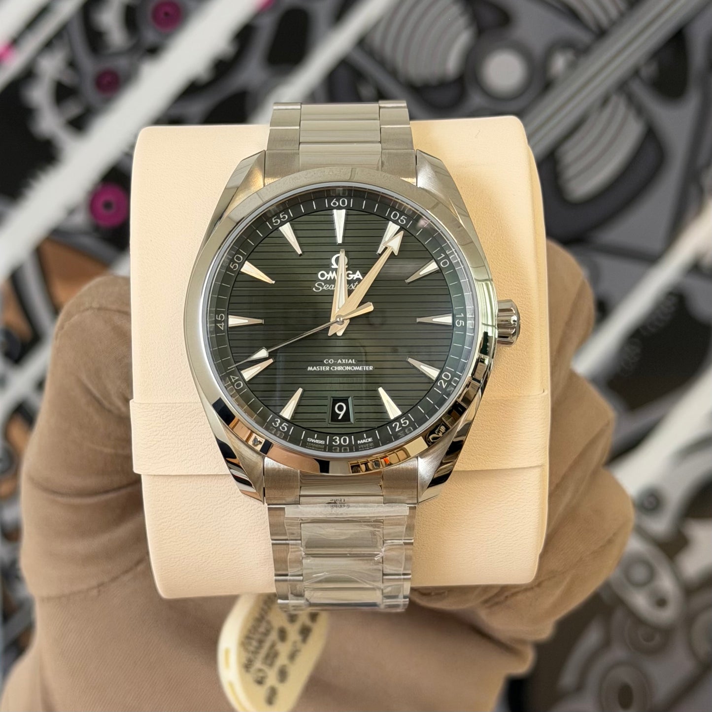 NEW Omega Aqua Terra 150M Green 220.10.41.21.10.001