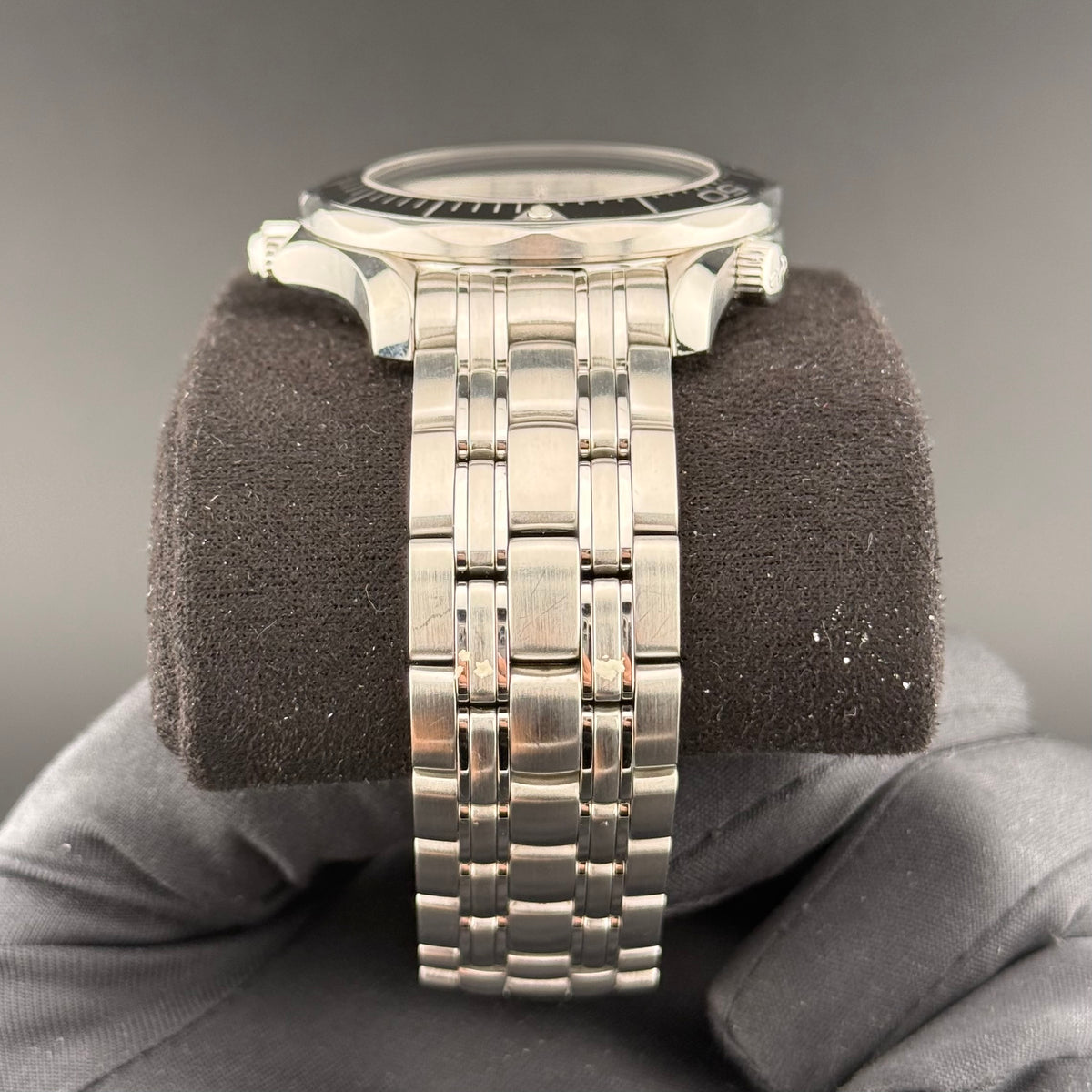 Omega Seamaster Diver 300m Black “No Wave”
Ref. 212.30.41.20.01.003