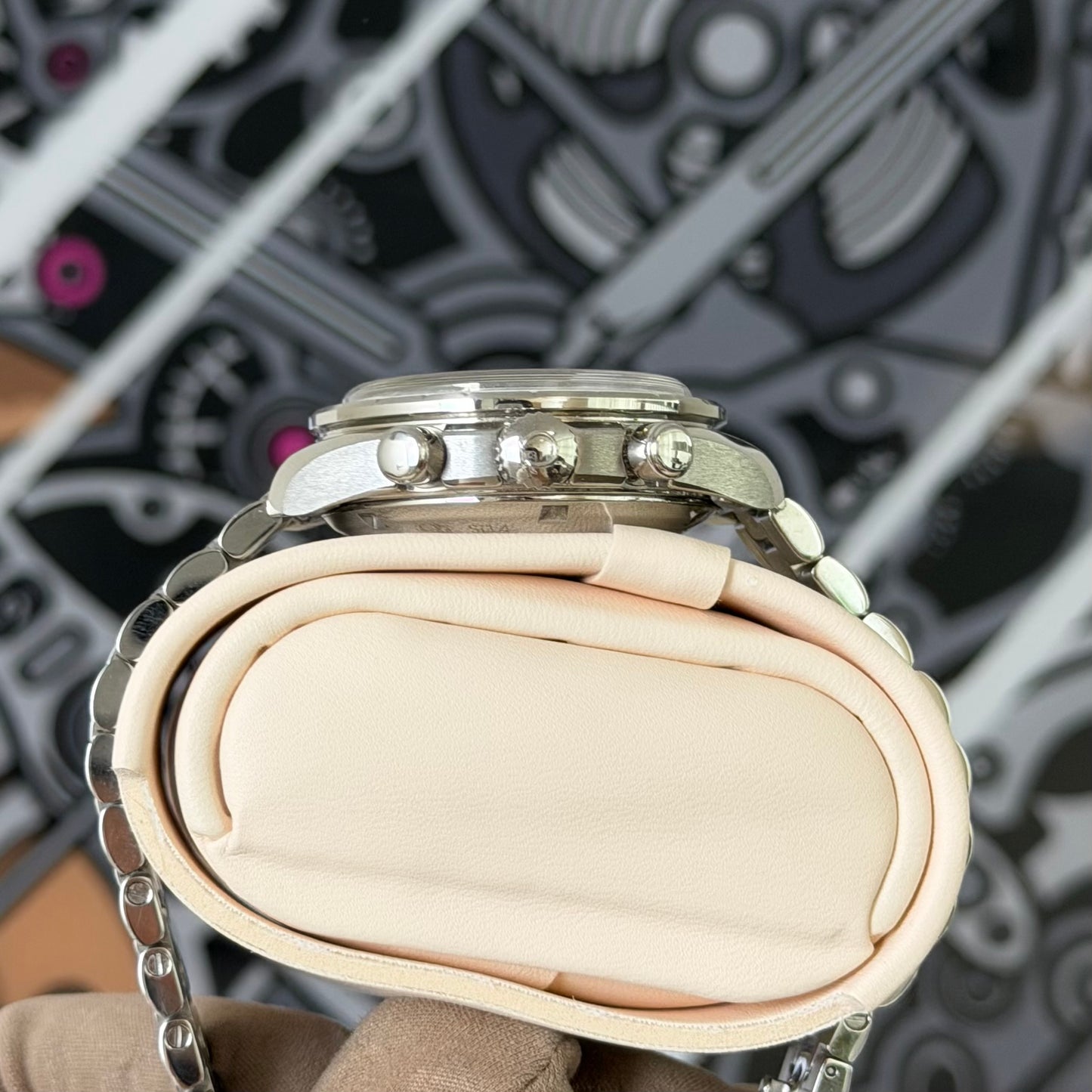 Omega Speedmaster Mother of Pearl Dial 324.30.38.50.55.001