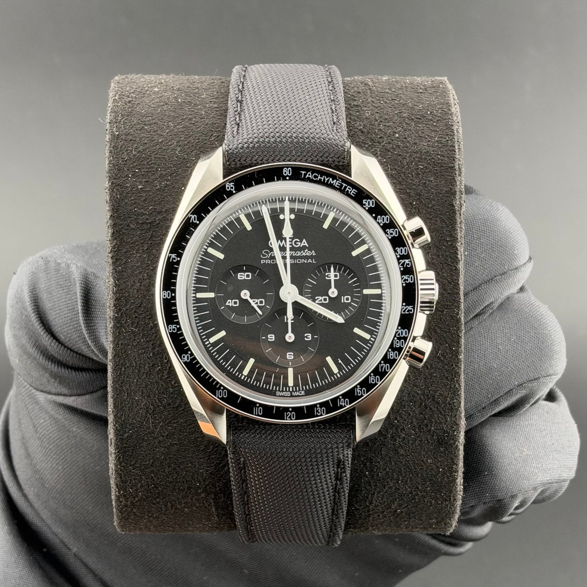 NEW Omega Speedmaster Professional Moonwatch 310.32.42.50.01.001