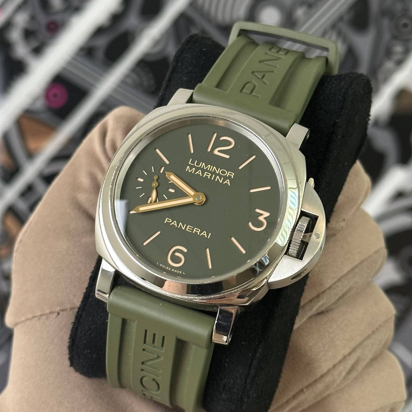 Panerai Luminor Marina 8 Days “Last One for Paneristi” PAM00911