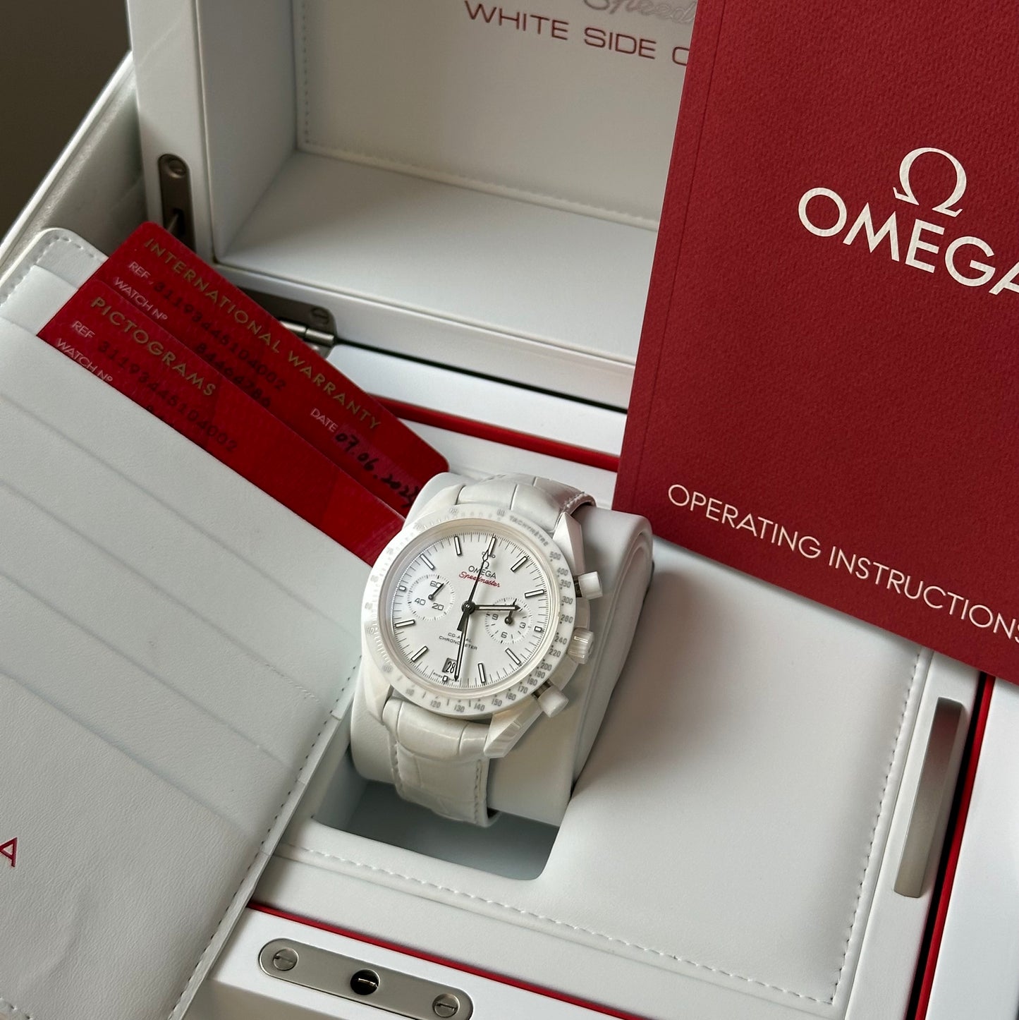 Omega Speedmaster White Side of the Moon 311.93.44.51.04.002