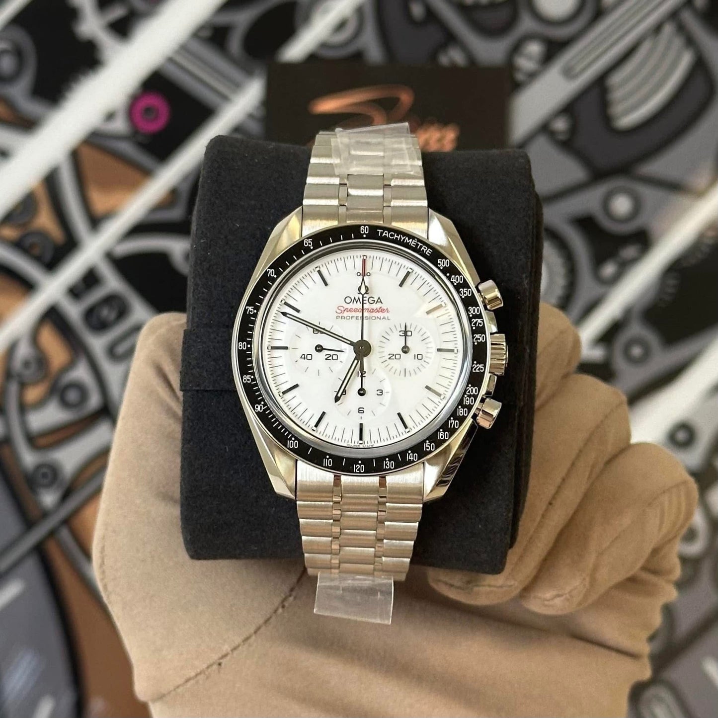 NEW Omega Speedmaster Moonwatch White Dial 310.30.42.50.04.001