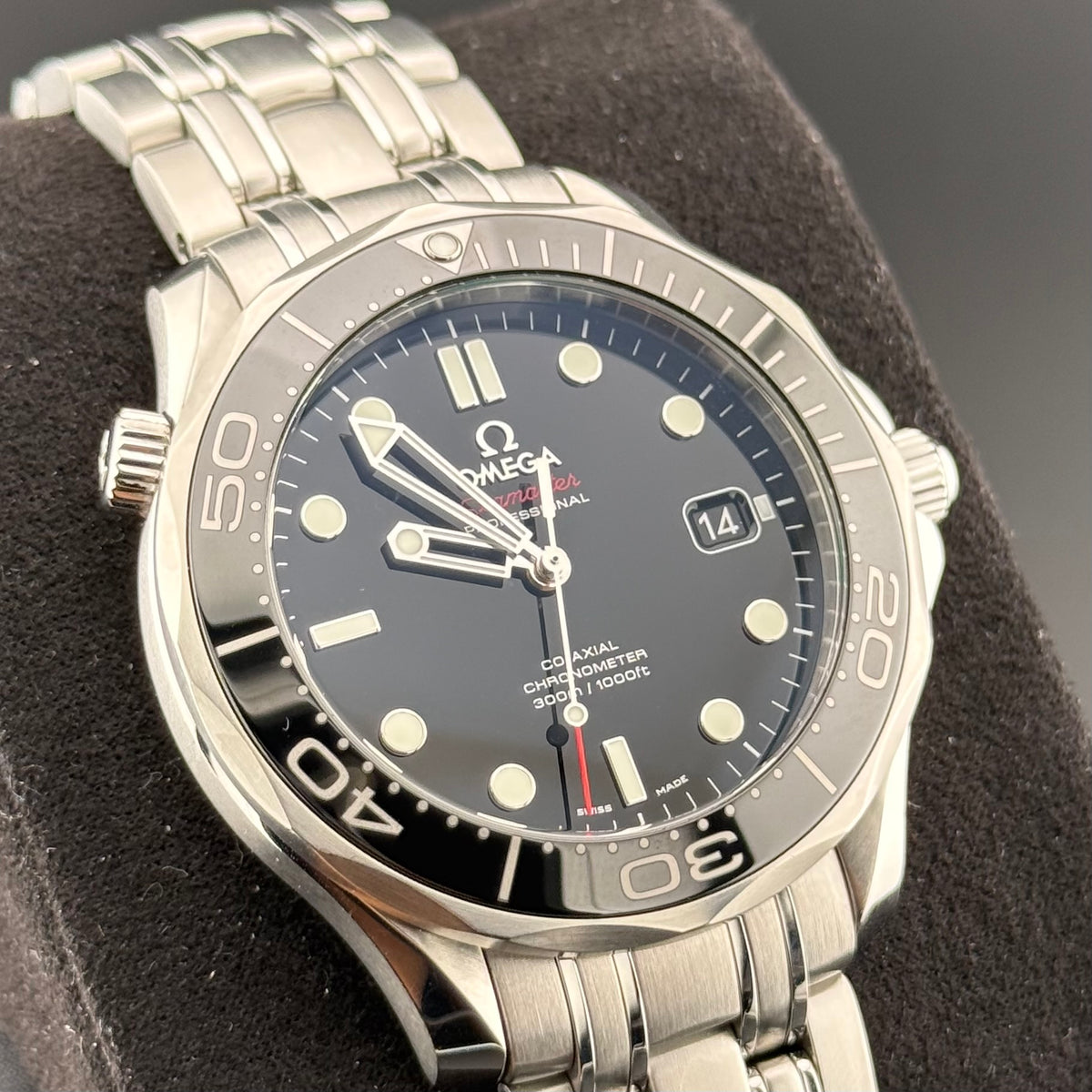 Omega Seamaster Diver 300m Black “No Wave”
Ref. 212.30.41.20.01.003