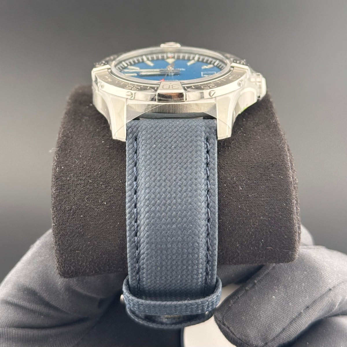 NEW Breitling Avenger Automatic 42mm A17328101C1X1